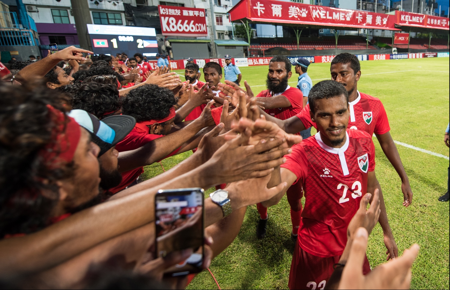 މާލެ: 14 ނޮވެމްބަރ 2019: ވޯލްޑް ކަޕް ކޮލިފައިންގައި ދިވެހިރާއްޖެ އާއި ފިލިޕީންސް ބައްދަލުކުރި މެޗުގެ ތެރެއިން: މިމެޗު 2-1 އިން ކާމިޔާބުކުރީ ފިލިޕީންސް . -ފޮޓޯ:ހުސެއިން ވަހީދު /މިހާރު