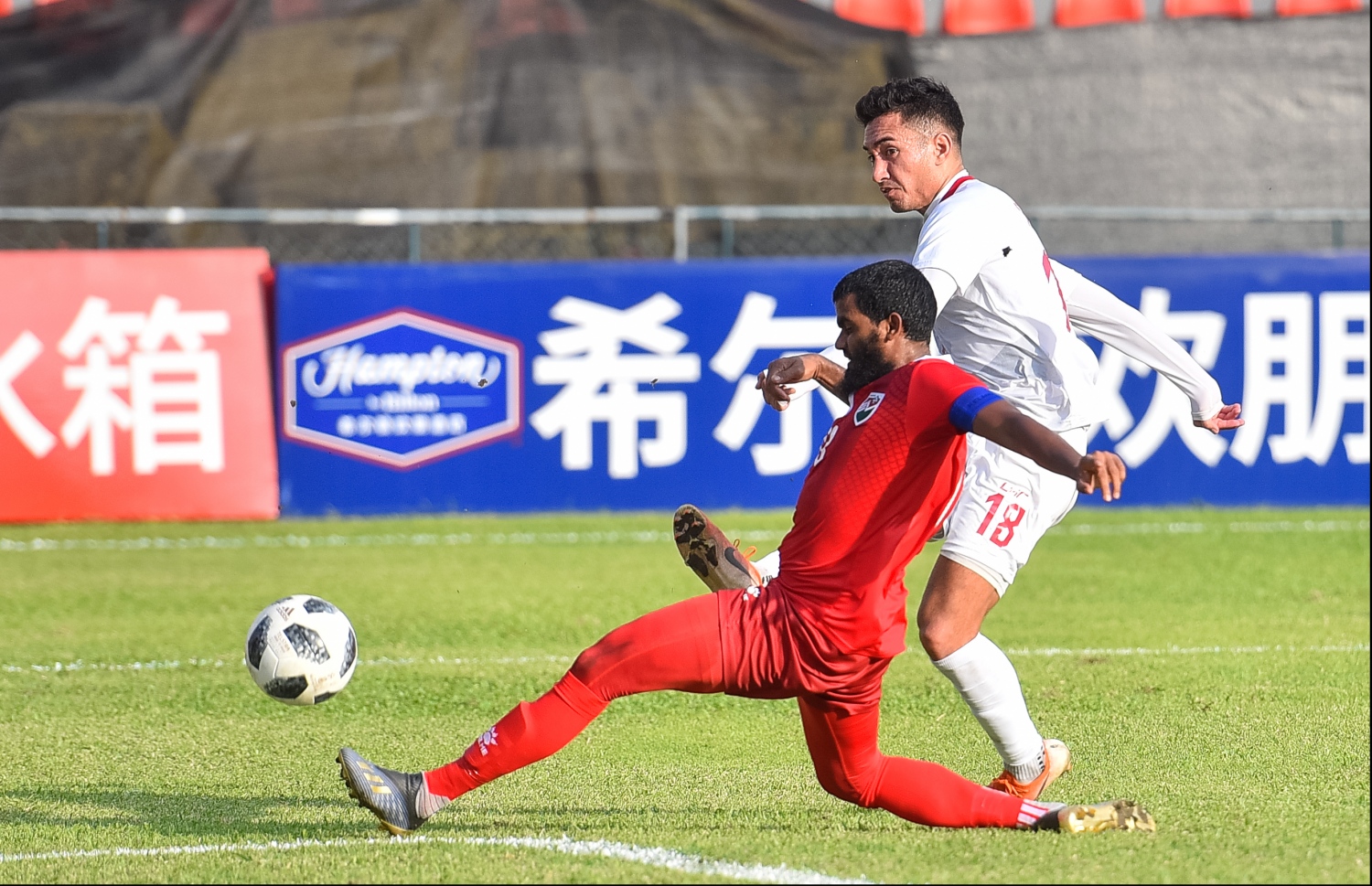 މާލެ: 14 ނޮވެމްބަރ 2019: ވޯލްޑް ކަޕް ކޮލިފައިންގައި ދިވެހިރާއްޖެ އާއި ފިލިޕީންސް ބައްދަލުކުރި މެޗުގެ ތެރެއިން: މިމެޗު 2-1 އިން ކާމިޔާބުކުރީ ފިލިޕީންސް . -ފޮޓޯ:ހުސެއިން ވަހީދު /މިހާރު