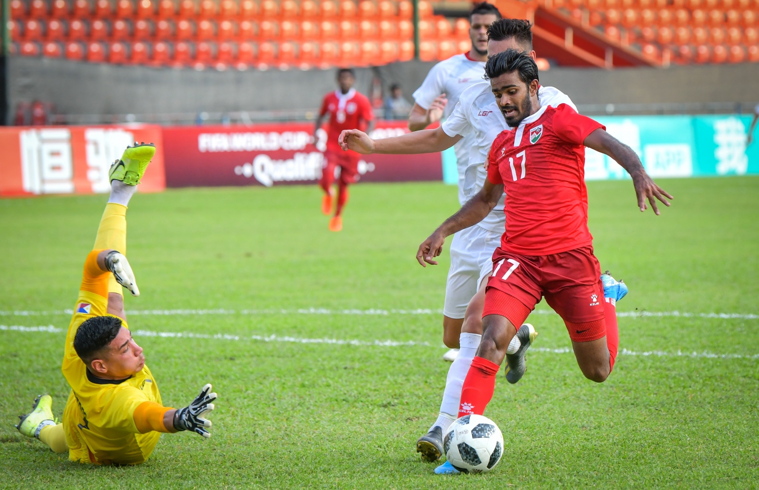 މާލެ: 14 ނޮވެމްބަރ 2019: ވޯލްޑް ކަޕް ކޮލިފައިންގައި ދިވެހިރާއްޖެ އާއި ފިލިޕީންސް ބައްދަލުކުރި މެޗުގެ ތެރެއިން: މިމެޗު 2-1 އިން ކާމިޔާބުކުރީ ފިލިޕީންސް . -ފޮޓޯ:ނިޝާން އަލީ /މިހާރު