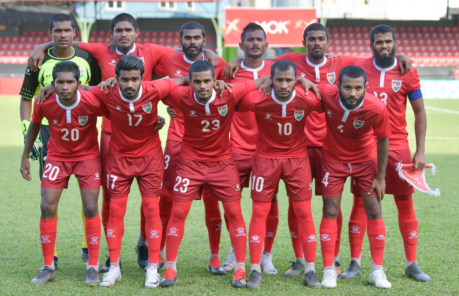 މާލެ: 14 ނޮވެމްބަރ 2019: ވޯލްޑް ކަޕް ކޮލިފައިންގައި ދިވެހިރާއްޖެ އާއި ފިލިޕީންސް ބައްދަލުކުރި މެޗުގެ ތެރެއިން ރާއްޖޭގެ ޓީމު ފޮޓޯއަށް ހުއްޓިގެން . -ފޮޓޯ:ނިޝާން އަލީ /މިހާރު