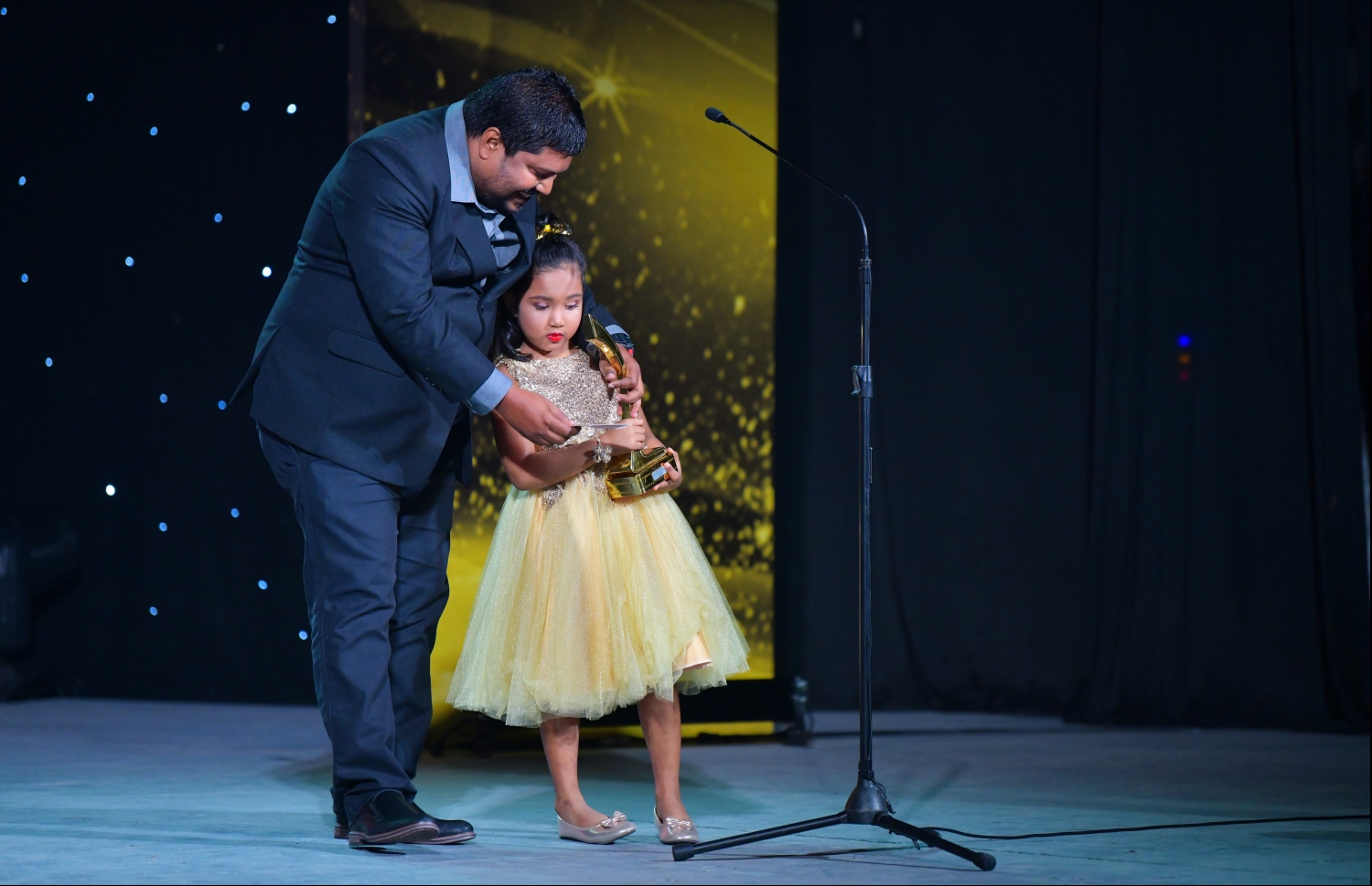 މާލެ: ނޮވެމްބަރު 15، 2019- ރާއްޖޭގެ 9 ވަނަ ފިލްމު އެވޯޑު ހަފުލާގެ ތެރެއިން.--- ފޮޓޯ: ހުސައިން ވަހީދު/މިހާރު