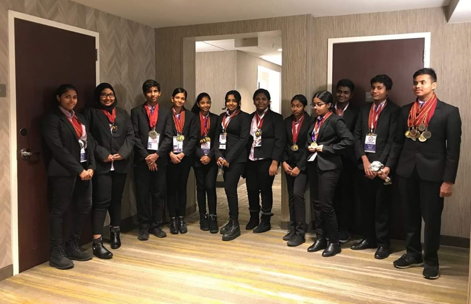 ސްކޮލާސްކަޕްގެ ފައިނަލް ބުރުގައި ބައިވެރިވި ޣިޔާސުއްދީން ސްކޫލުގެ ދަރިވަރުންތަކެއް- ފޮޓޯ: ޣިޔާސުއްދީން ސްކޫލު