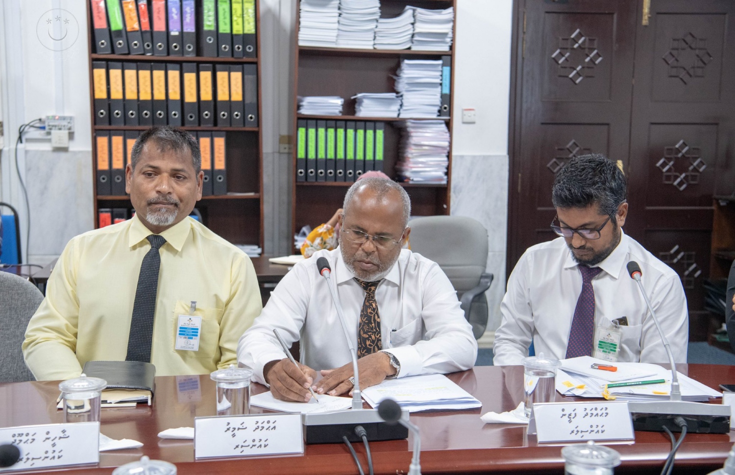 މަޖިލީހުގައި މިއަދު ބޭއްވި ލާމަރުކަޒީ ކޮމެޓީގައި މާލެ ސިޓީ ކައުންސިލްގެ މެމްބަރުންތަކެއް ބައިވެރިވެވަޑައިގަންނަވަނީ.-- ފޮޓޯ: މަޖިލިސް