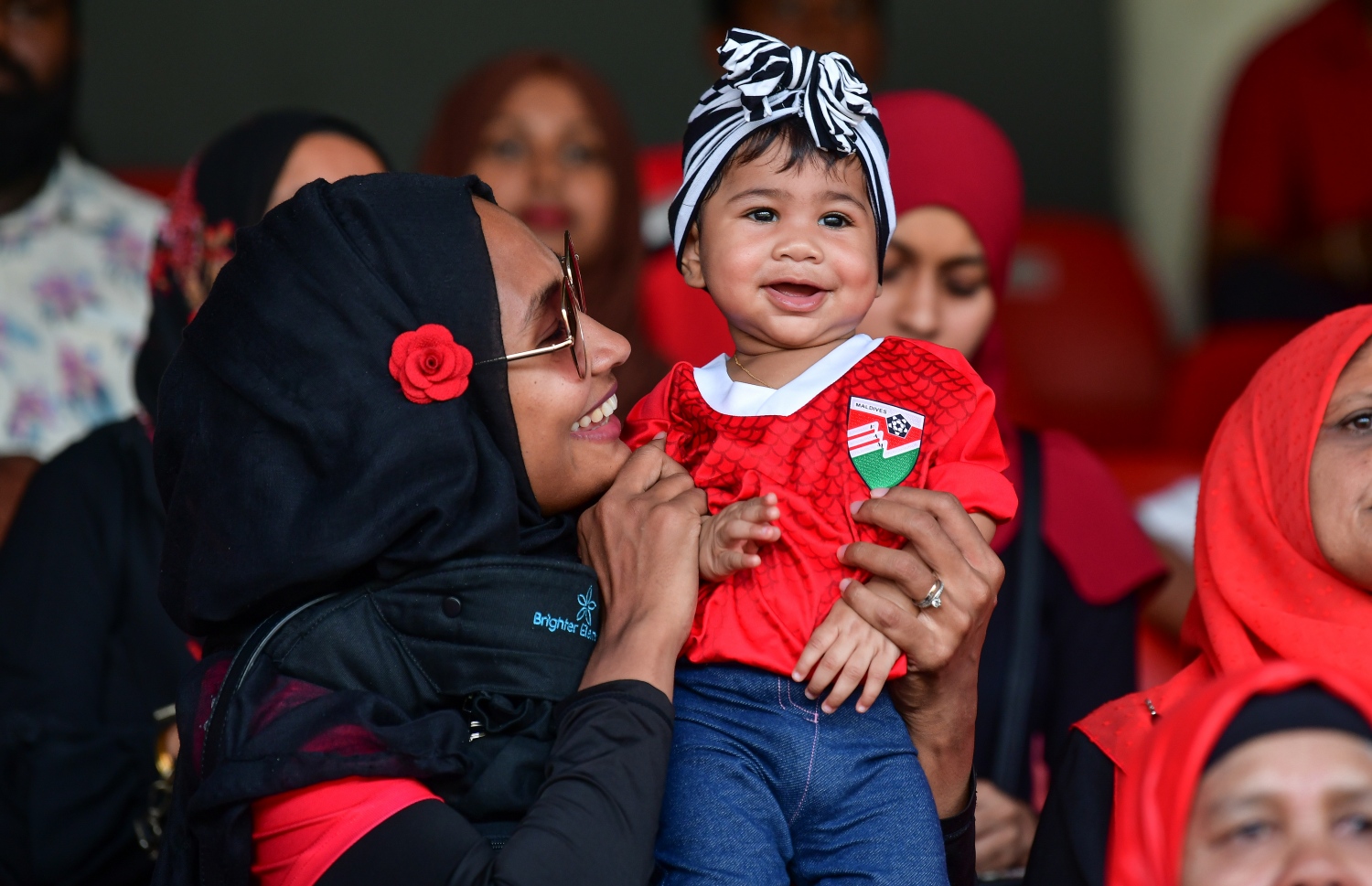 މާލެ: 19 ނޮވެމްބަރ 2019: ވޯލްޑް ކަޕް ކޮލިފައިންގައި ދިވެހިރާއްޖެ އާއި ގުއާމް ބައްދަލުކުރި މެޗުގެ ތެރެއިން: 3-1 އިން ގުއާމް ބަލިކޮށް ރާއްޖޭ ވަނީ އޭޝިއަން ކަޕް ކޮލިފައިންގެ ތިން ވަނަ ބުރުން ސީދާ ޖާގައެއް ހޯދުމުގެ އުއްމީދު އާކޮށްފައި. -ފޮޓޯ:ނިޝާން އަލީ /މިހާރު