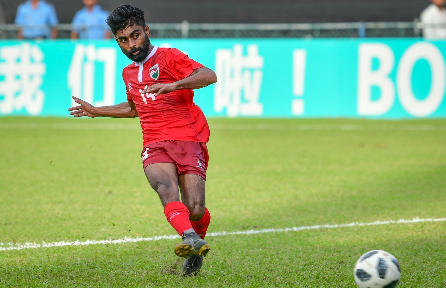 މާލެ: 19 ނޮވެމްބަރ 2019: ވޯލްޑް ކަޕް ކޮލިފައިންގައި ދިވެހިރާއްޖެ އާއި ގުއާމް ބައްދަލުކުރި މެޗުގެ ތެރެއިން،  3-1 އިން ގުއާމް ބަލިކޮށް ރާއްޖޭ ވަނީ އޭޝިއަން ކަޕް ކޮލިފައިންގެ ތިން ވަނަ ބުރުން ސީދާ ޖާގައެއް ހޯދުމުގެ އުއްމީދު އާކޮށްފައި. -ފޮޓޯ:ނިޝާން އަލީ /މިހާރު