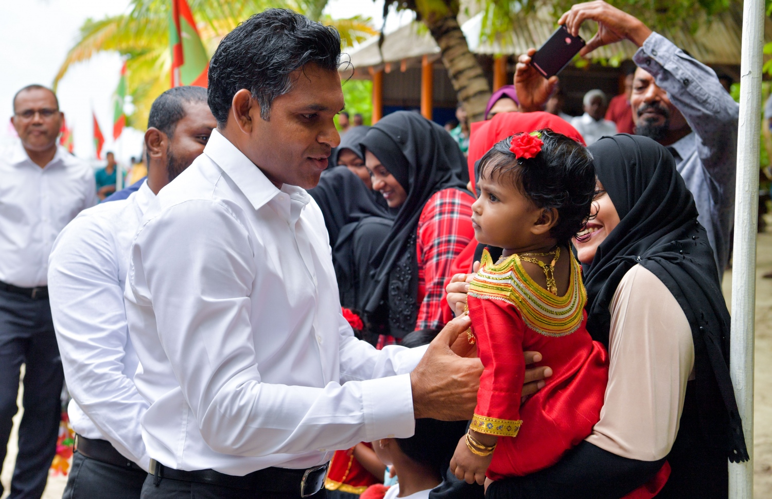 ނައިބު ރައީސް ހއ. ދިއްދޫ އަދި މޮޅަދޫއަށް ކުރެއްވި ދަތުރުފުޅުގެ ތެރެއިން