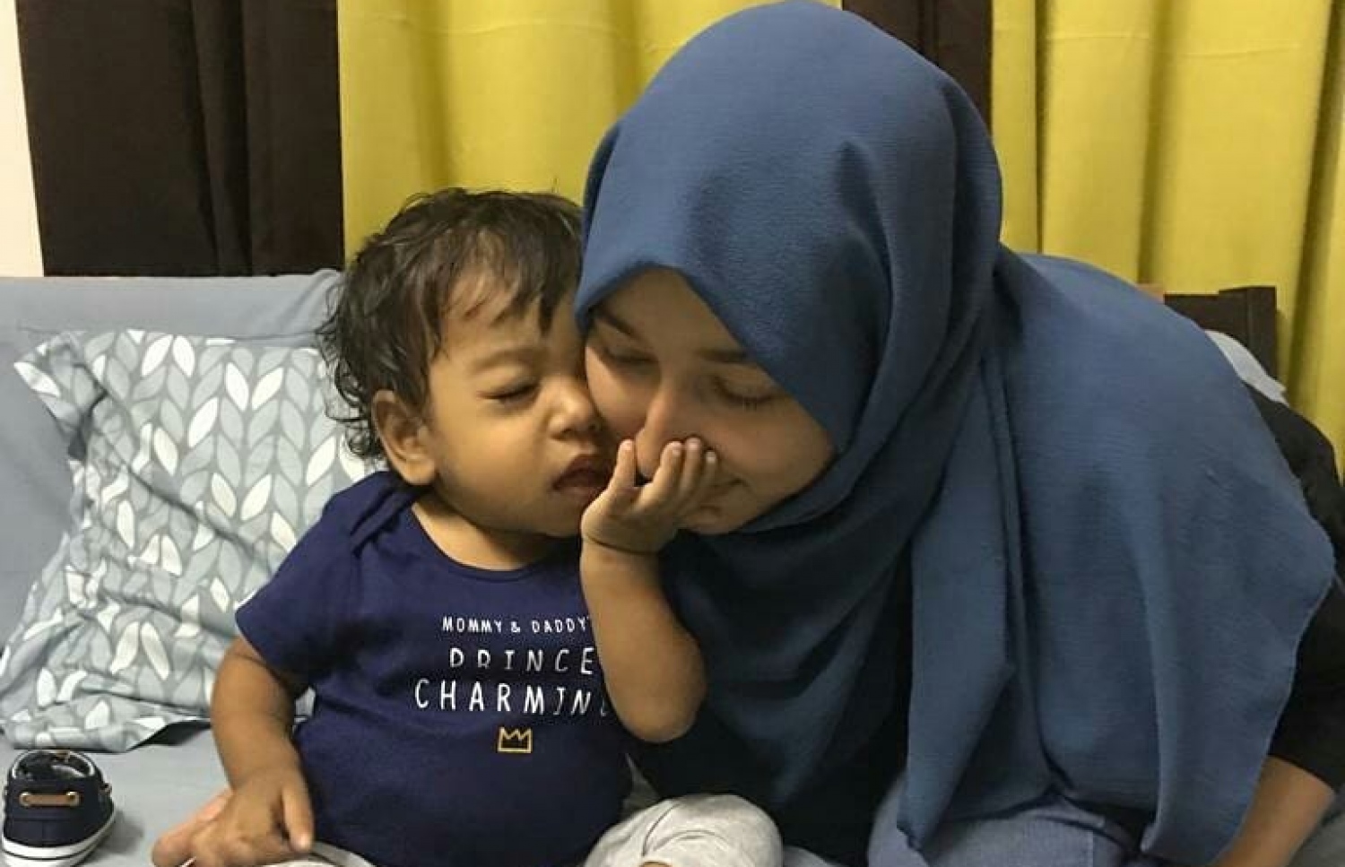 އުދައްޔު އޭނާއަށް ލިވާ ހަދިޔާ ކުރި ދައްތައާ އެކުގައި