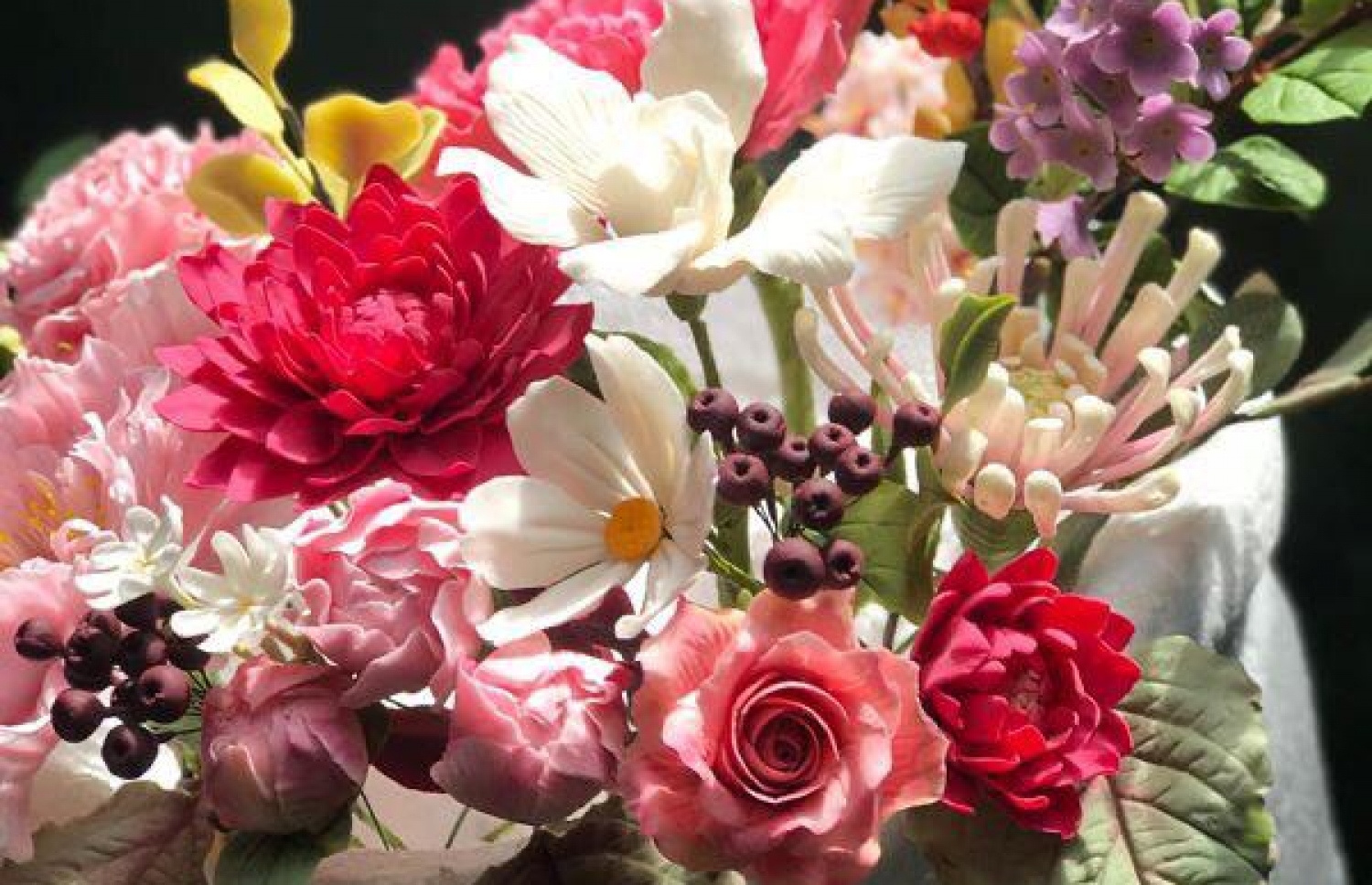 ޝެރީންގެ ކޭކުގައި ހުރި ބައެއް މާ: މިއީ ހުސް އޭނާ ހަދާފައިވާ ޝުގާފްލާވާ