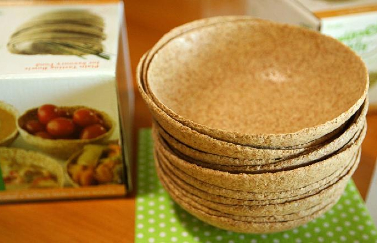 ގޮދަނުން ތައްޔާރުކޮށްފައިވާ ތަށިތަކެއް.