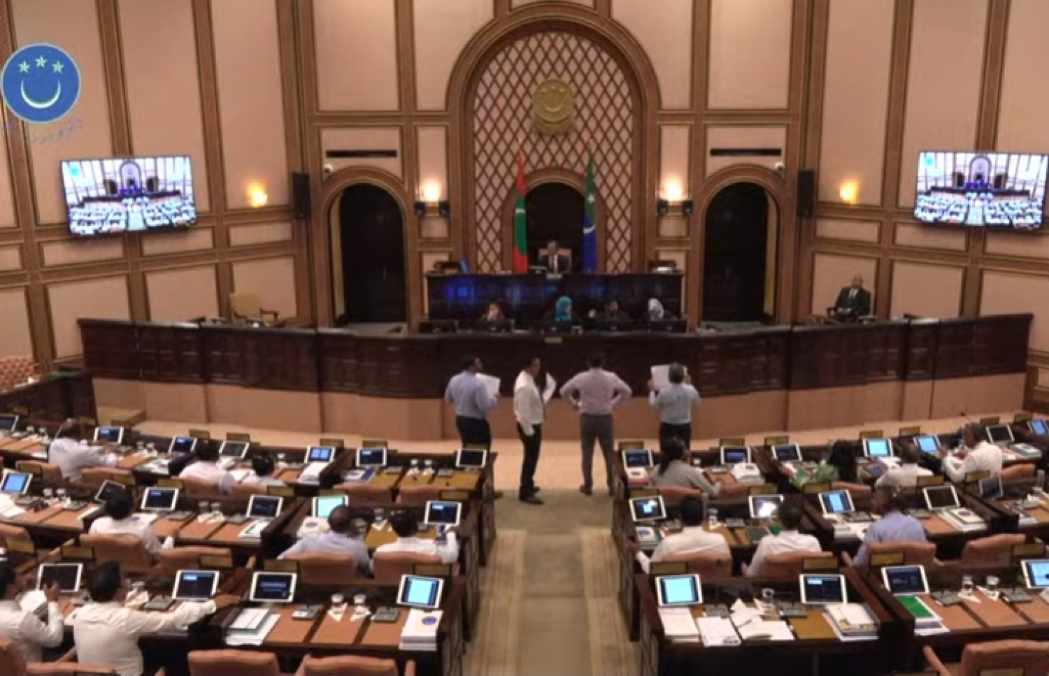 އިދިކޮޅު ބައެއް މެމްބަރުން މިއަދު މަޖިލިހުގައި އިހްތިޖާޖު ކުރަނީ.