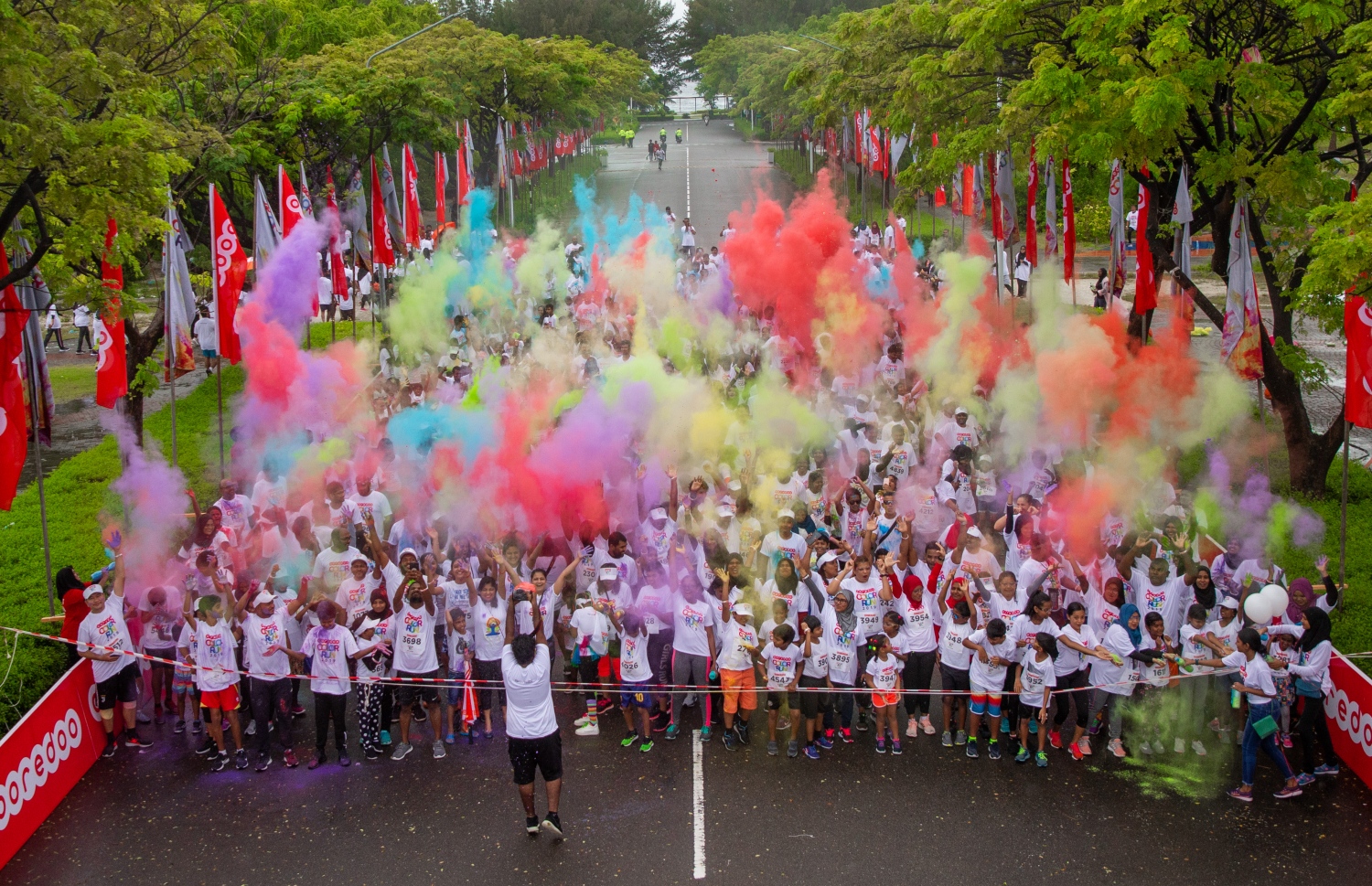 ހުޅުމާލެ: ނޮވެމްބަރު 30، 2019- އުރީދޫން މި އަހަރު ބޭއްވި  ފޯރިގަދަ ކަލަ ރަންގެ ބައިވެރިން އުފާފާޅުކުރަނީ: އާންމުންގެ ބޮޑު ތަރުހީބެއް ލިބުނު މި އަހަރުގެ މި ހަރަކާތުގައި 5،000 ވުރެ ގިނަ މީހުން ބައިވެރިވި ކަމަށް އުރީދޫން ބުނޭ.---ފޮޓޯތައް: އުރީދޫ