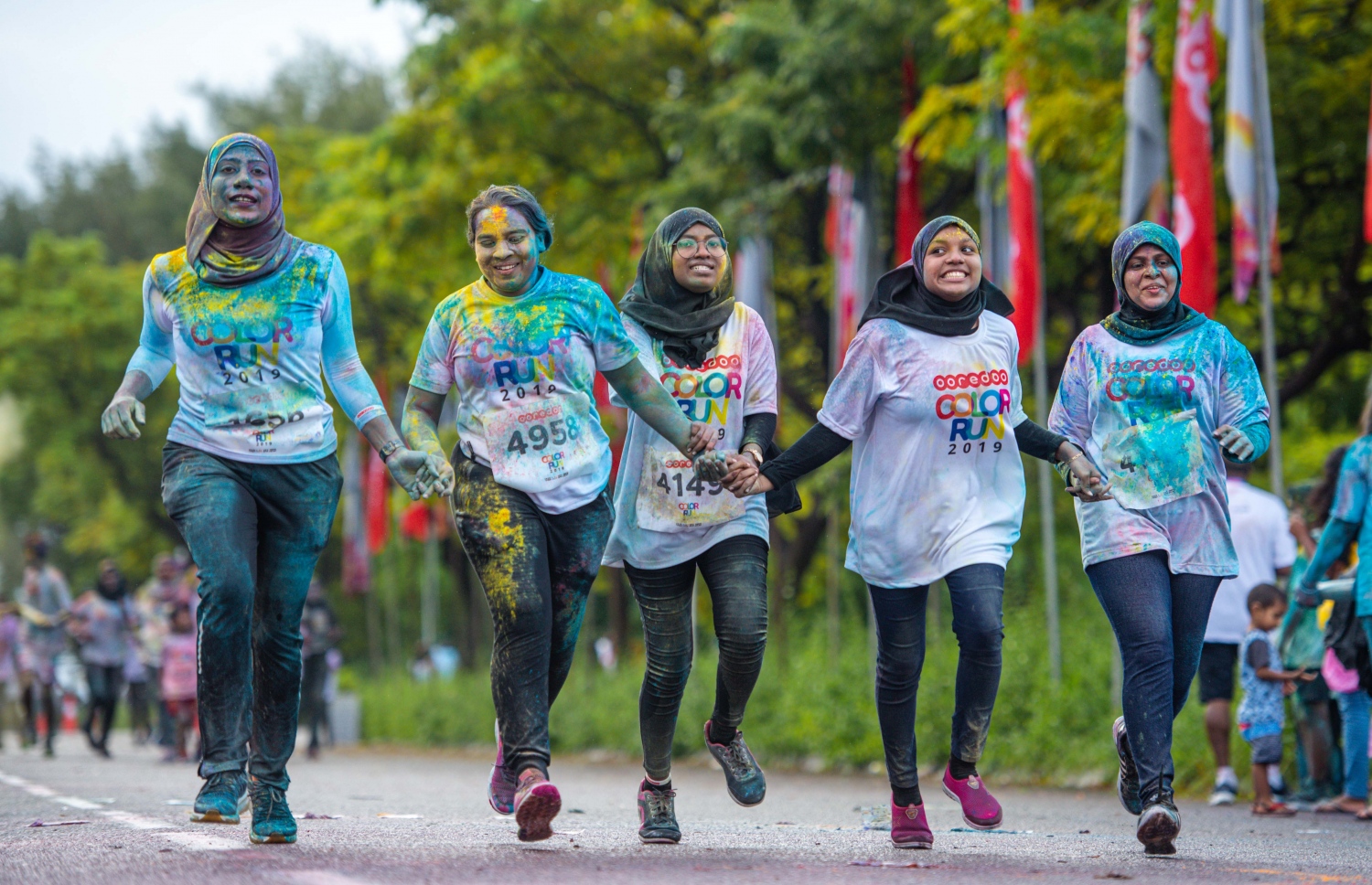 ހުޅުމާލެ: ނޮވެމްބަރު 30، 2019- އުރީދޫން މި އަހަރު ބޭއްވި ފޯރިގަދަ ކަލަ ރަންގެ ތެރެއިން: އާންމުންގެ ބޮޑު ތަރުހީބެއް ލިބުނު މި އަހަރުގެ މި ހަރަކާތުގައި 5،000 ވުރެ ގިނަ މީހުން ބައިވެރިވި ކަމަށް އުރީދޫން ބުނޭ.---ފޮޓޯތައް: އުރީދޫ