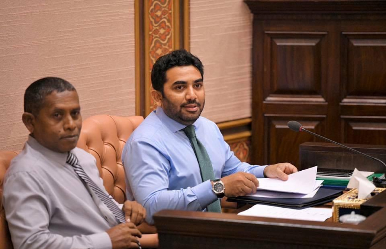 ހެލްތު މިނިސްޓަރު އަމީން، ރައްޔިތުންގެ މަޖިލީހުގެ މިއަދުގެ ޖަލްސާ ގައި މެމްބަރުންގެ ސުވާލުތަކަށް ޖަވާބު ދެއްވަން ތައްޔާރުވެވަޑައިގެން.