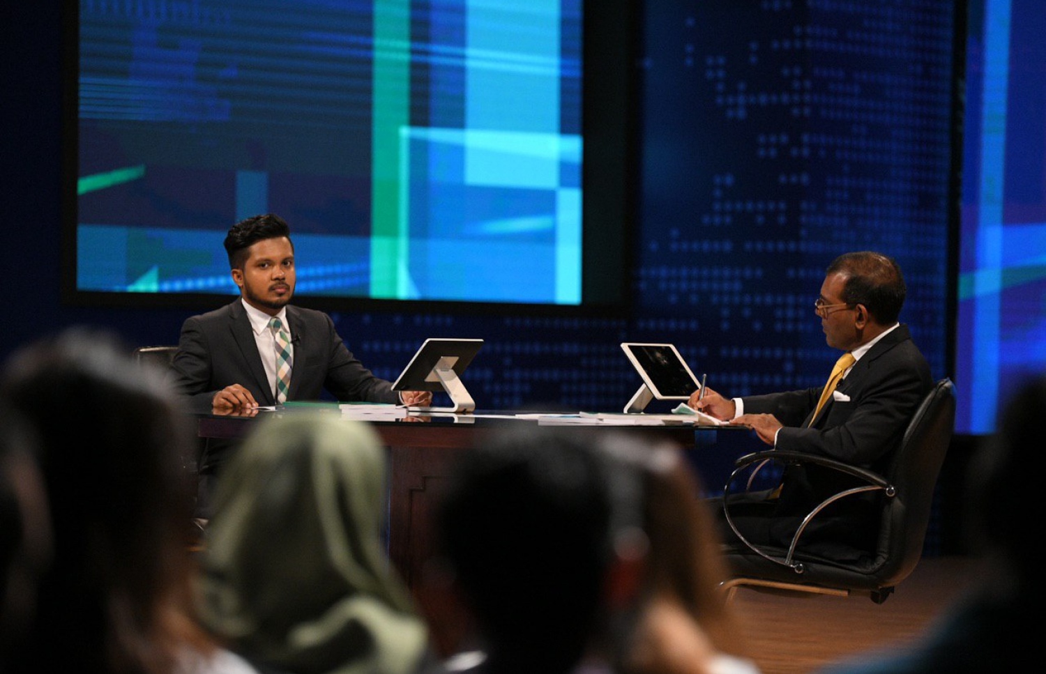 ރައްޔިތުންގެ މަޖިލިހުގެ ރައީސް މުހައްމަދު ނަޝީދު މިރޭ ވާހަކަފުޅު ދައްކަވަނީ. ނަޝީދު ވިދާޅުވި ގޮތުގައި ރާއްޖެއަށް ހަމަޖެހުން އޮތީ ބަރުލަމާނީ ނިޒާމެއް އޮވެގެން.--- ފޮޓޯ: މަޖިލިސް