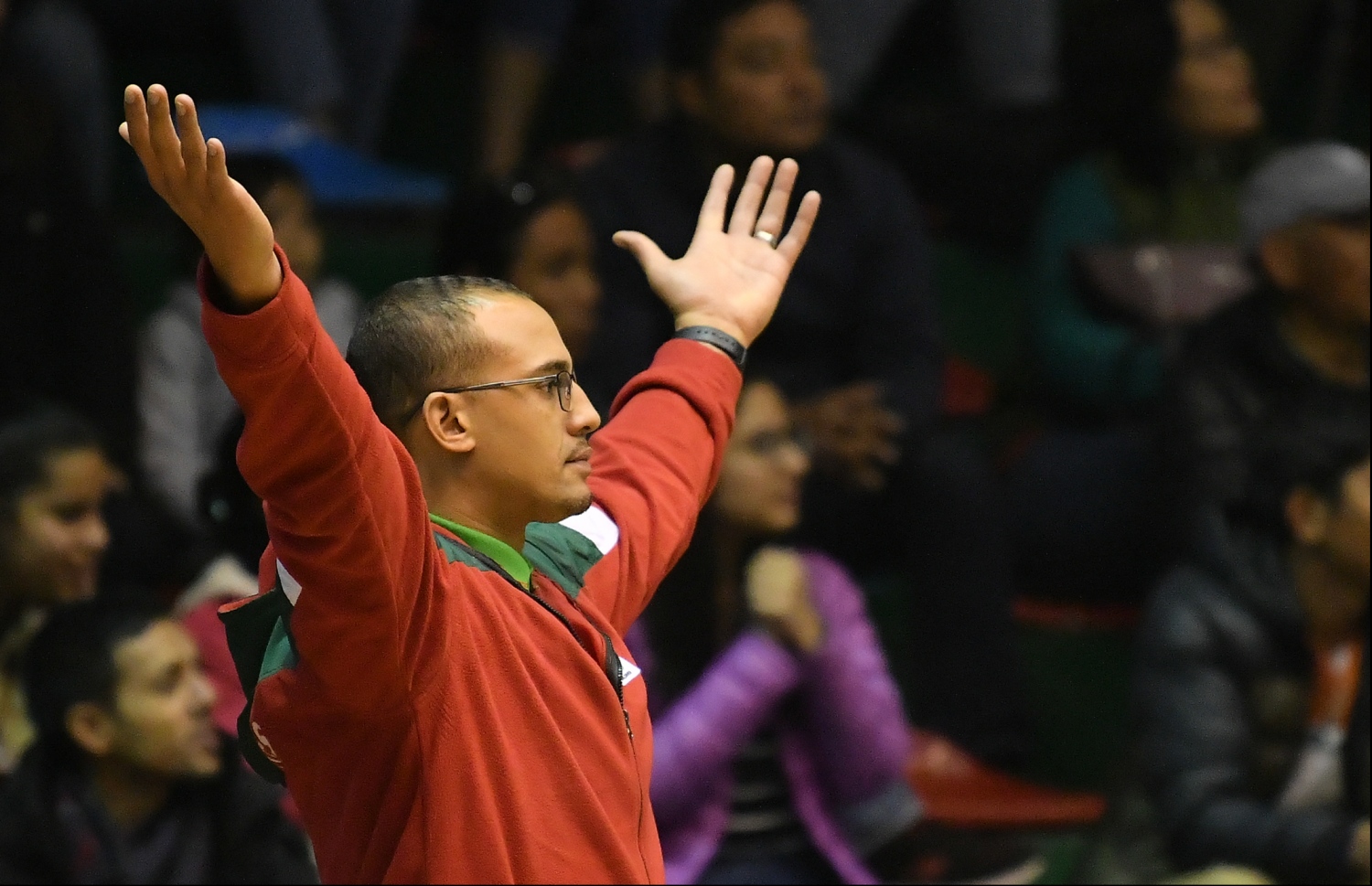 އިއްޔެގެ މެޗުގެ ތެރެއިން ރާއްޖޭގެ ކޯޗު ބެލްސަ. -- އެމްއޯސީ ފޮޓޯ: ހުސެއިން ވަހީދު