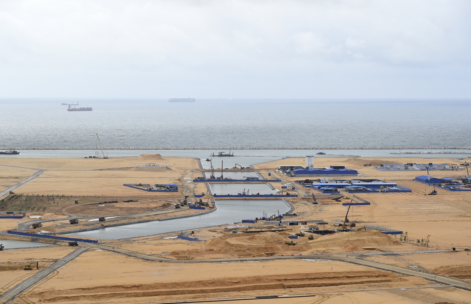 ސެޕްޓެމްބަރު 16، 2019: ކޮލަމްބޯ ޕޯޓް ސިޓީގެ ބިން ހިއްކާ ނިންމާފައި. --ފޮޓޯ:އޭއެފްޕީ