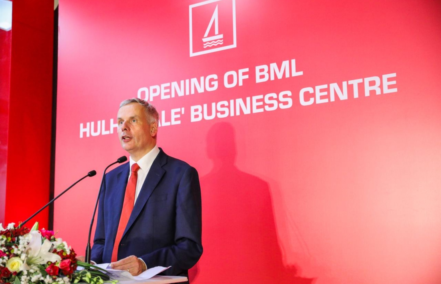 ހުޅުމާލޭ ބިޒްނަސް ސެންޓާ ހުޅުވުމުގެ ރަސްމިއްޔާތުގައި ޓިމް ސޯޔާ ވާހަކަފުޅުދައްކަވަނީ-- ފޮޓޯ: ބީއެމްއެލް