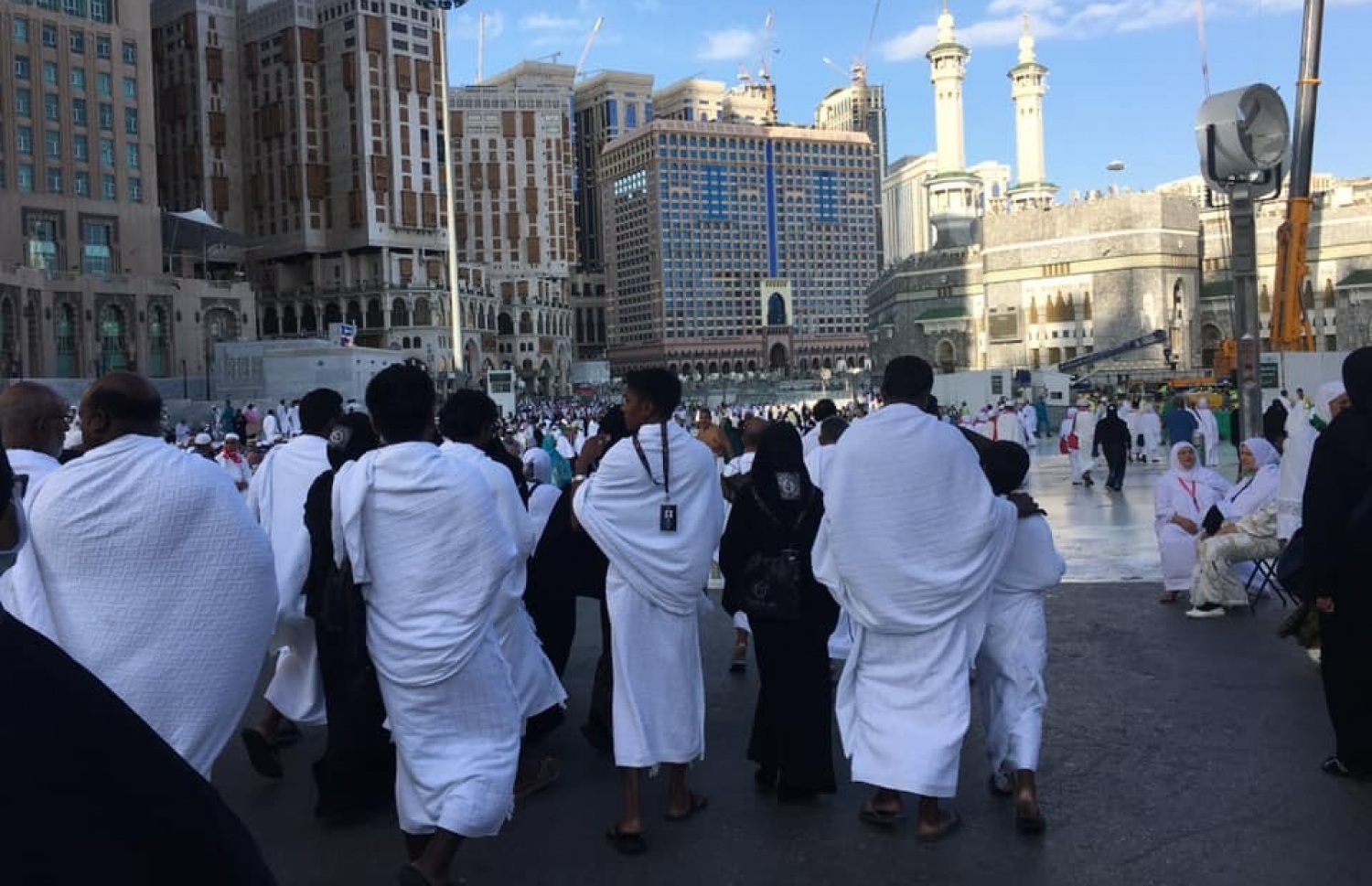 ދިވެހިންތަކެއް އުމްރާގެ އަޅުކަމުގައި: މިއީ މިހާރު ފަސޭހައިން ކުރެވެން އޮތް ކަމެއް