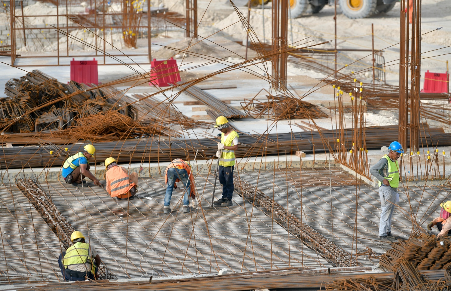 މާލެ: ޑިސެމްބަރު 18، 2019: ވެލާނާ އިންޓަނޭޝަނަލް އެއާޕޯޓްގައި ތަރައްގީކުރާ އާ ޕެސެންޖާ ޓާމިނަލްގެ ލެވެލް ފައުންޑޭޝަން އަޅާފައި އޮތް ސަރަހައްދުގައި މަސައްކަތް ކުރިއަށްދަނީ--. ފޮޓޯ: ނިޝާން އަލީ