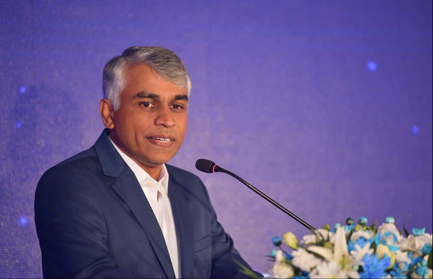 ލަންކާ ޓައިލްސްގެ އެމްޑީ ރޭގެ ހަފްލާގައި ވާހަކަ ދައްކަވަނީ.--- ފޮޓޯ: ހުސައިން ވަހީދު/މިހާރު