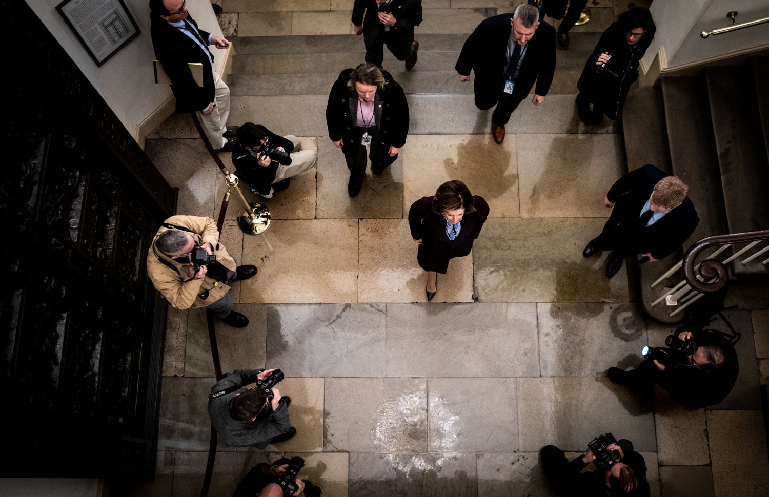 އެމެރިކާގެ ރައީސް ޓްރަމްޕްގެ އިމްޕީޗްމަންޓް ވޯޓު ނެގުމުގެ ޖަލްސާއަށް، ކޮންގްރެސްގެ ހައުސްގެ ރައީސް ނެންސީ ޕެލޯސީ، ޑިސެމްބަރު 19، 2019 ގައި ވަޑައިގަންނަވަނީ