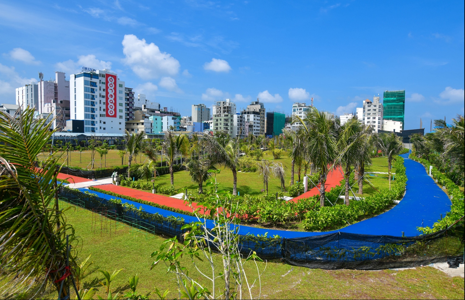 މާލެ: ޑިސެމްބަރު 30، 2019- ހެންވޭރު ޕާކް ނުވަތަ އަޑި ޕާކް ސަރަހައްދުގައި ހަދަމުން އަންނަ ފެހިކަން ގަދަ ބަގީޗާގެ މަސައްކަތް މިހާރު ގޮސްފައިވާ ހިސާުބު---. ފޮޓޯ: ހުސައިން ވަހީދު/މިހާރު