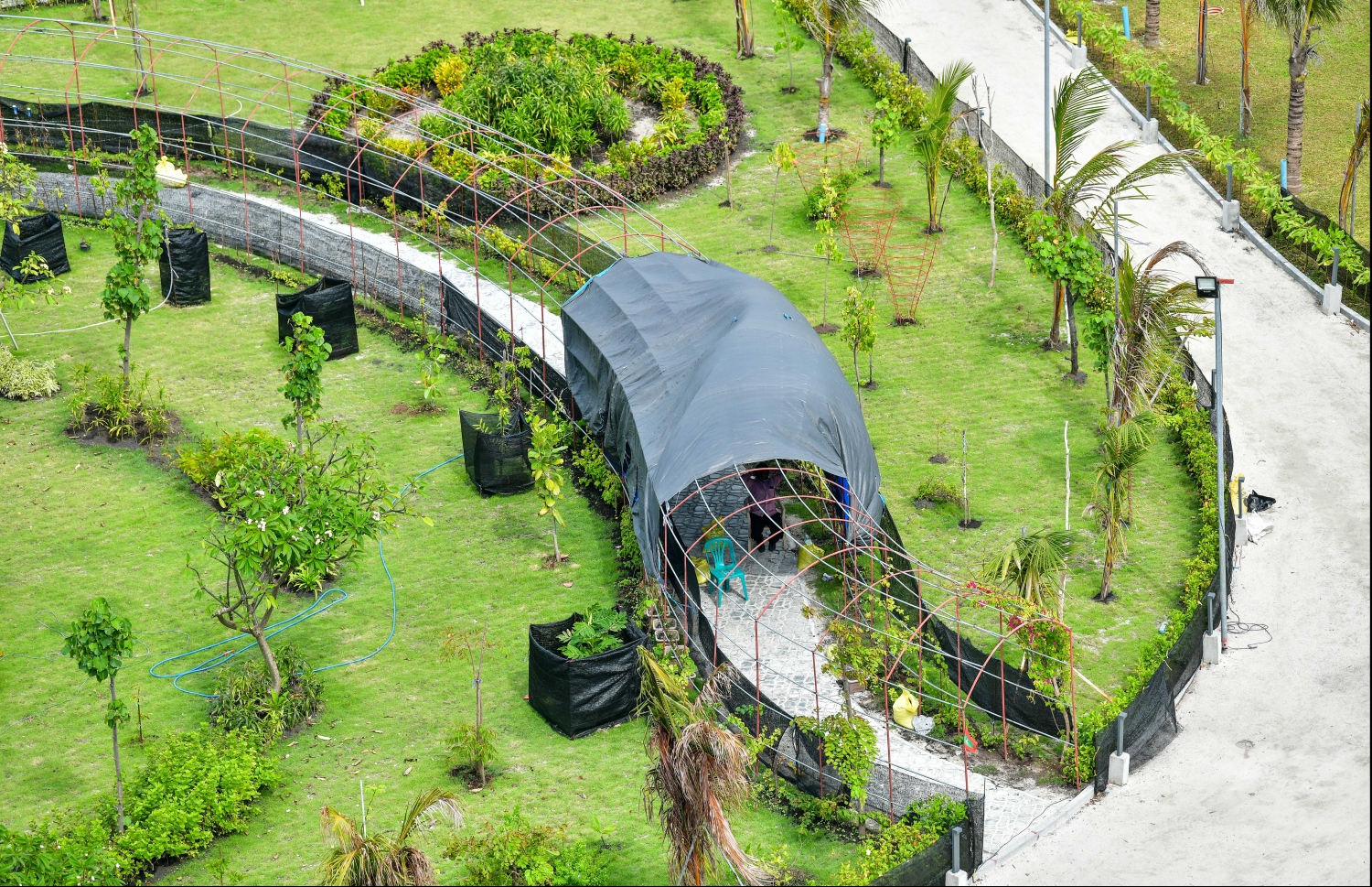 މާލެ: ޑިސެމްބަރު 30، 2019- ހެންވޭރު ޕާކް ނުވަތަ އަޑި ޕާކު ސަރަހައްދުގައި ހަދަމުން އަންނަ ފެހިކަން ގަދަ ބަގީޗާގެ މަސައްކަތް މިހާރު ގޮސްފައިވާ ހިސާބު.--- ފޮޓޯ: ނިޝާން އަލީ/މިހާރު