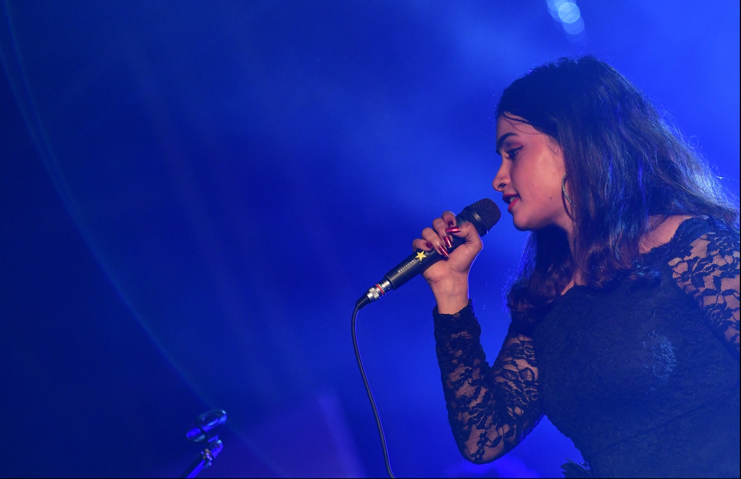 2020 ވަނަ އަހަރަށް މަރުހަބާ ކިޔުމަށް މާލޭގައި ބޭއްވި މިއުޒިކް ޝޯ ގެ ތެރެއިން: އަލިމަސް ކާނިވާ ސަރަހައްދުގައި ބޭއްވި މި ޝޯ އިންތިޒާމު ކުރީ ޓޫރިޒަމް މިނިސްޓްރީން.---ފޮޓޯ: ހުސައިން ވަހީދު/މިހާރު