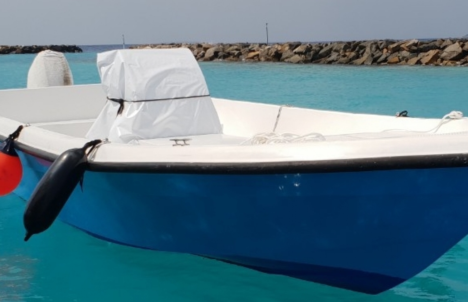 ނަސްރުﷲ ގެއްލުނީ މި ޑިންގީގައި މަހަށް ނުކުމެ އުޅެނިކޮށް. ޑިންގީ ވެސް ވަނީ އަޑިއަށް ގޮސްފައި.