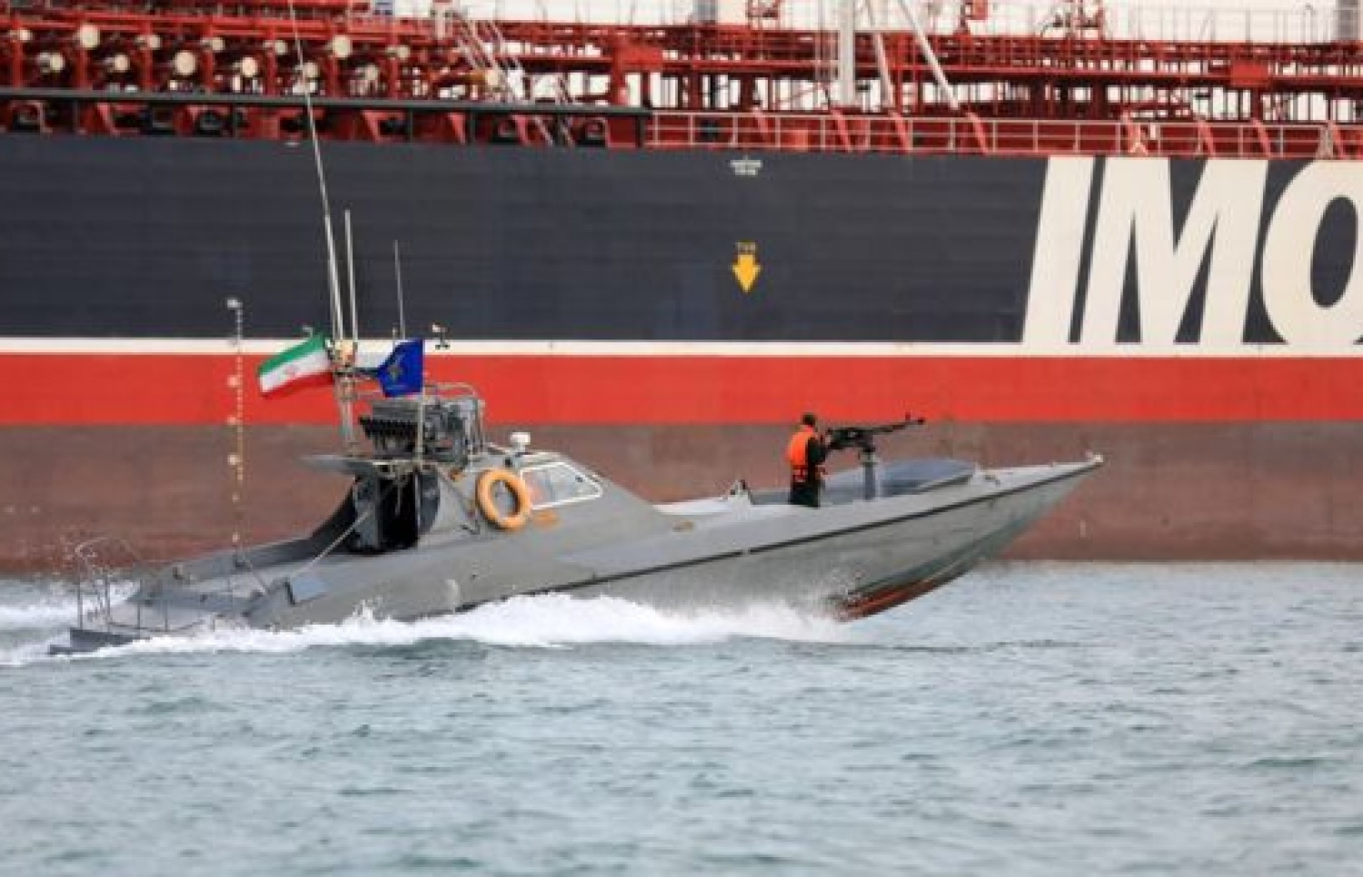 ހޮރްމޫޒް ކަނޑުއޮޅިން ޖެނުއަރީ 2020 ގައި ދަތުރުކުރި އިނގިރޭސި ވިލާތުގެ ދިދަ ހުރި އާގުބޯޓު ސްޓެނާ އިމްޕެރޯ، އީރާން ސިފައިން ހިފަހައްޓަނީ. --ފޮޓޯ:ގެޓީ އިމޭޖަސް