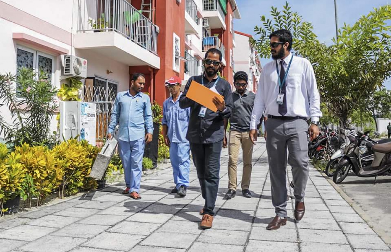 ހައުސިން މިނިސްޓްރީން، ހުޅުމާލެ ފްލެޓުތަކުގެ އިންސްޕެކްޝަން ކުރިއަށްގެންދަނީ.- ފޮޓޯ: ހައުސިން މިނިސްޓްރީ