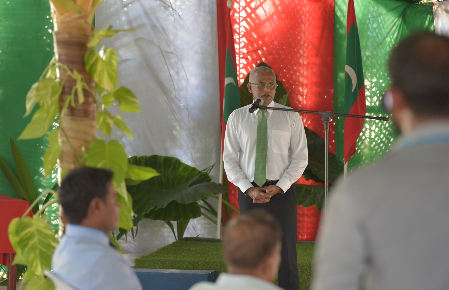 ނ. ކެނދިކުޅުދޫ: ޖެނުއަރީ 8، 2020:  ނ. ކެނދިކުޅުދޫގައި އަލަށް އިމާރާތް ކޮށްފައިވާ "މަސްޖިދުއްރަޙްމަތު" މިސްކިތް ރަސްމީކޮށް ހުޅުވުމަށް ބޭއްވި ރަސްމިއްޔާތުގައި ރައީސް އިބްރާހިމް މުހައްމަދު ސޯލިހު ވާހަކަ ދައްކަވަނީ.-- ފޮޓޯ: ރައީސް އޮފީސް