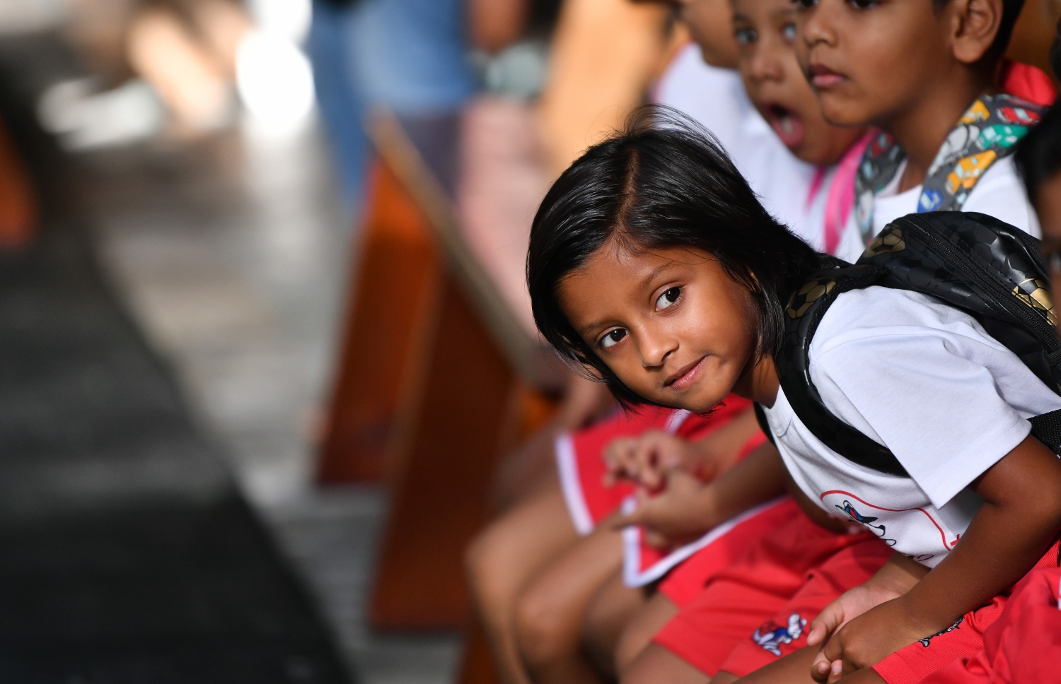 މާލެ: ޖެނުއަރީ 12، 2020: ދޮޅު މަސް ދުވަހުގެ ޗުއްޓީއަކަށް ފަހު ތައުލީމީ އާ އަހަރުގެ ކިޔެވުން ފެށުމާއެކު، ކެންގަރޫކިޑްސްގެ ދައިވަރުންތަކެއް ސްކޫލު ގޯތިތެރޭގައި އިށީންދެލައިން.-- ފޮޓޯ: ނިޝާން އަލީ /މިހާރު