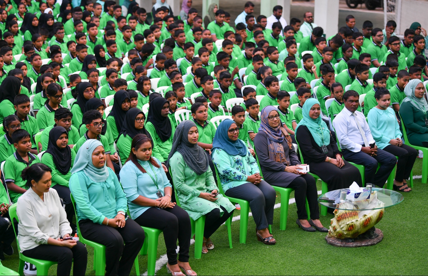 މާލެ: ޖެނުއަރީ 12، 2020: ދޮޅު މަސް ދުވަހުގެ ޗުއްޓީއަކަށް ފަހު ތައުލީމީ އާ އަހަރުގެ ކިޔެވުން ފެށުމާއެކު، ކަލާފާން ސްކޫލުގައި ބޭއްވި ހާއްސަ އެސެމްބްލީގައި އެ ސްކޫލުގެ ދަރިވަރުންތަކެއް ބައިވެރިވަނީ.-- ފޮޓޯ: ނިޝާން އަލީ /މިހާރު