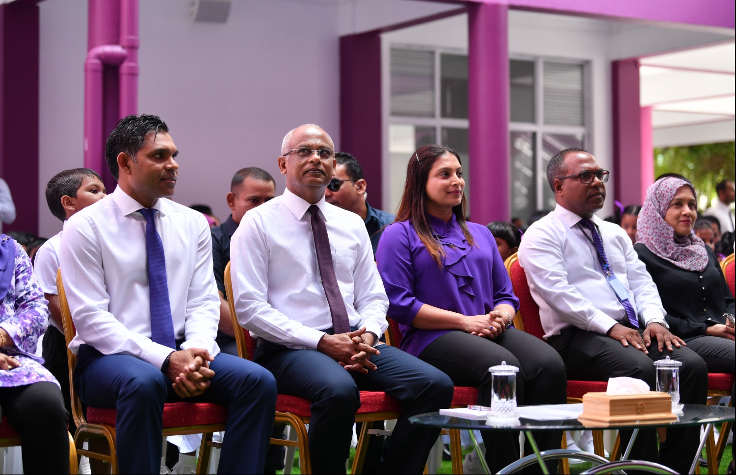 މާލެ: ޖެނުއަރީ 12، 2020: އިއްޒުއްދީން ސްކޫލް ހުޅުވުމުގެ ރަސްމިއްޔާތުގައި ރައީސް އިބްރާހީމް މުހައްމަދު ސޯލިހާއި އެޑިއުކޭޝަން މިނިސްޓަރު އާއިޝަތު އަލީ އަދި ނައިބު ރައީސް ފައިސަލް ނަސީމު ބައިވެރިވެވަޑައިގަންނަވަނީ.-- ފޮޓޯ: ހުސެން ވަހީދު /މިހާރު
