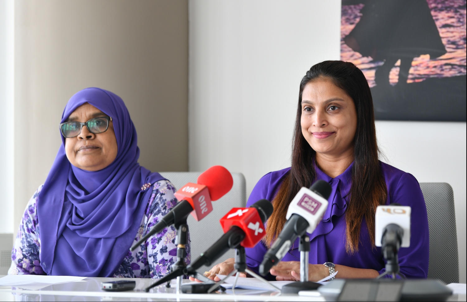 އެޑިއުކޭޝަން މިނިސްޓްރީން މީގެ ކުރިން ބޭއްވި ނޫސްވެރިންގެ ބައްދަލުވުމުގައި މިނިސްޓަރު ޑރ. އައިޝަތު އަލީ ބައިވެރިވެވަޑައިގަންނަވަނީ-- ފޮޓޯ: ހުސެއިން ވަހީދު/ މިހާރު