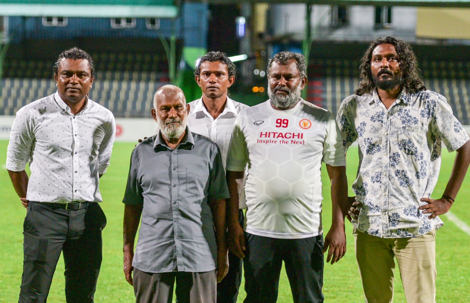 ގާނާ (ކ-2) އޭނާގެ ބައްޕަ (ވ-2) އާއި ތިން ކޮއްކޮ ކަމަށްވާ ޝިނާ (ކ) އާއި ސުޒޭން (ވ) އަދި ނަޒީހާ އެކު: އެ އާއިލާ އިން ވިކްޓްރީ އަށް ގިނަ ހިދުމަތްތަކެއްކޮށްފައިވޭ.