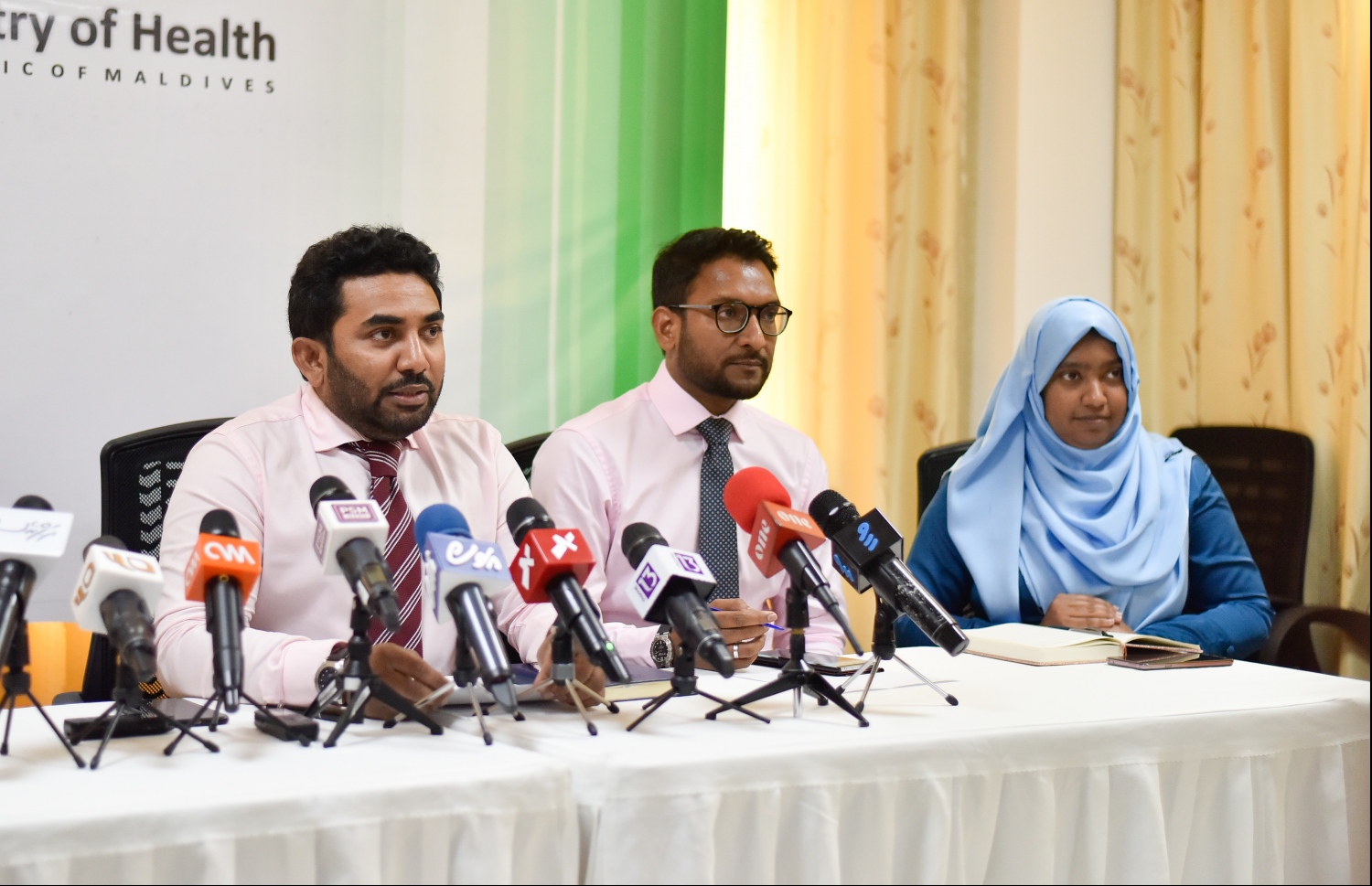 މިއަދުގެ ނިއުސް ބްރީފިންގައި ހެލްތު މިނިސްޓަރު އަމީން ވާހަކަ ދައްކަވަނީ.---ފޮޓޯ: ހުސައިން ވަހީދު/މިހާރު