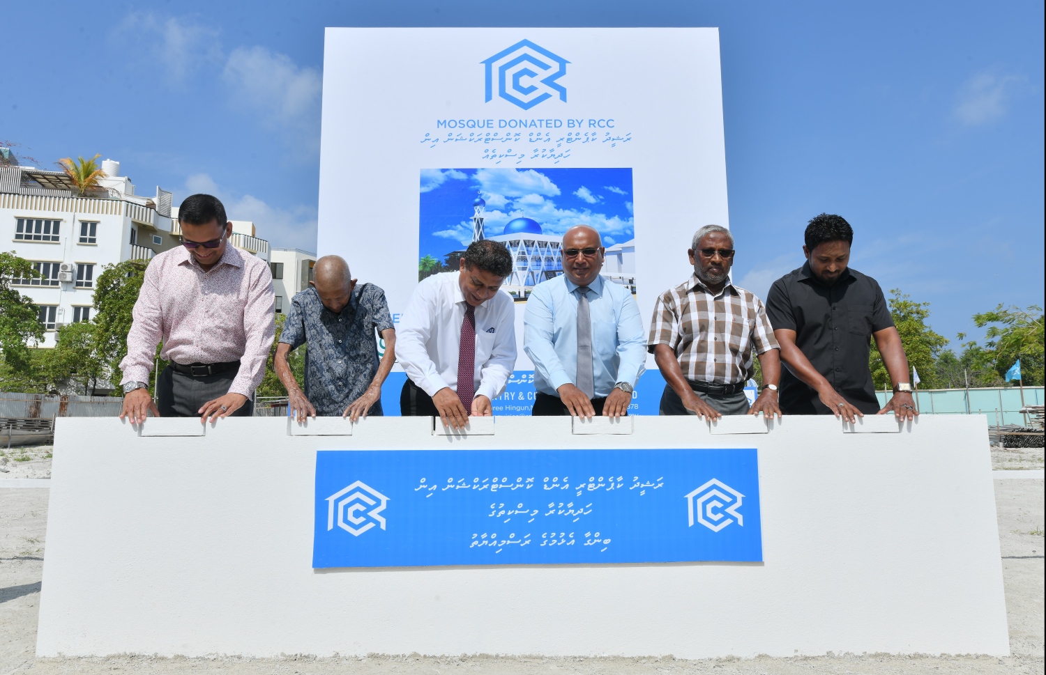 އާރުސީސީން ހުޅުމާލޭގައި އިމާރާތްކުރާ މިސްކިތުގެ ބިންގާ މިއަދު އަޅުއްވައި ދެއްވަނީ.---ފޮޓޯ: ނިޝާން އަލީ/މިހާރު