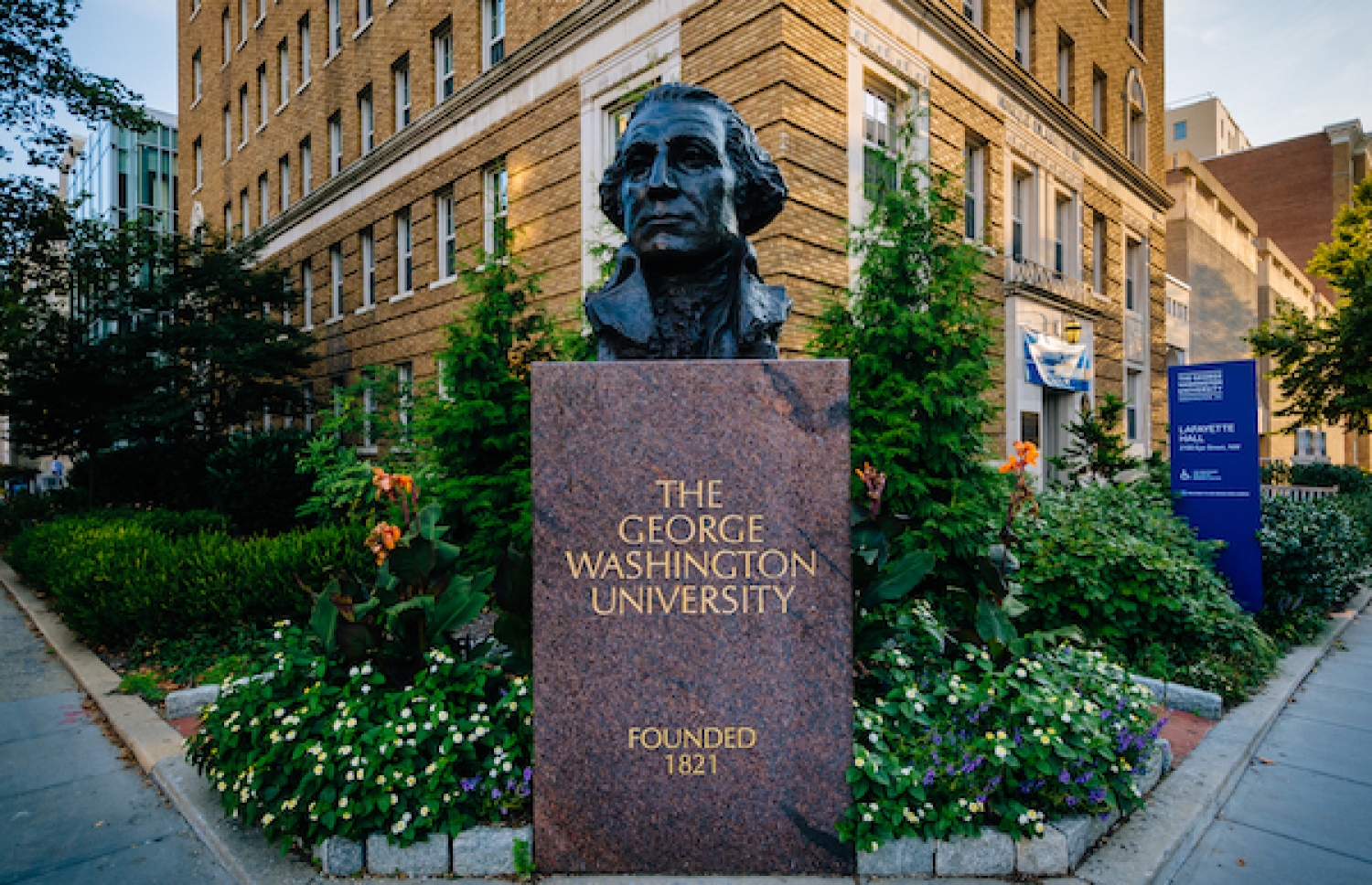 ޖޯޖް ވޮޝިންޓަން ޔުނިވަސިޓީ.