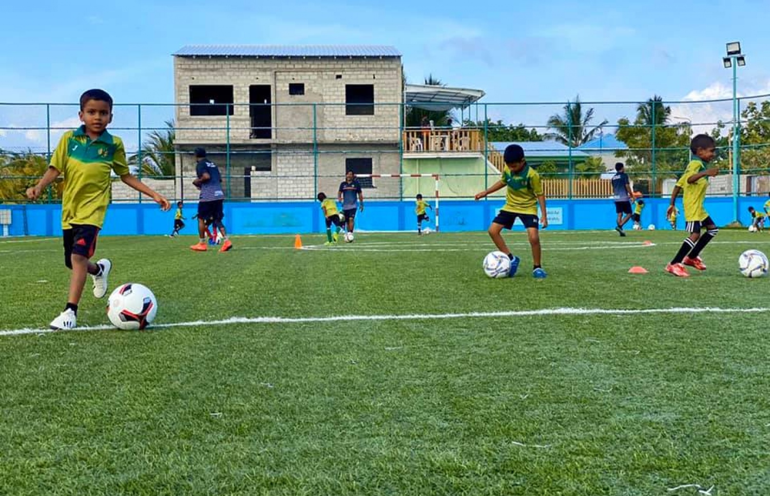 އެކެޑަމީގެ ފުރަތަމަ ފަރިތަކުރުމުގެ ތެރެއިން. -- ފޮޓޯ: އިސްމާއިލް ތޯރިގް