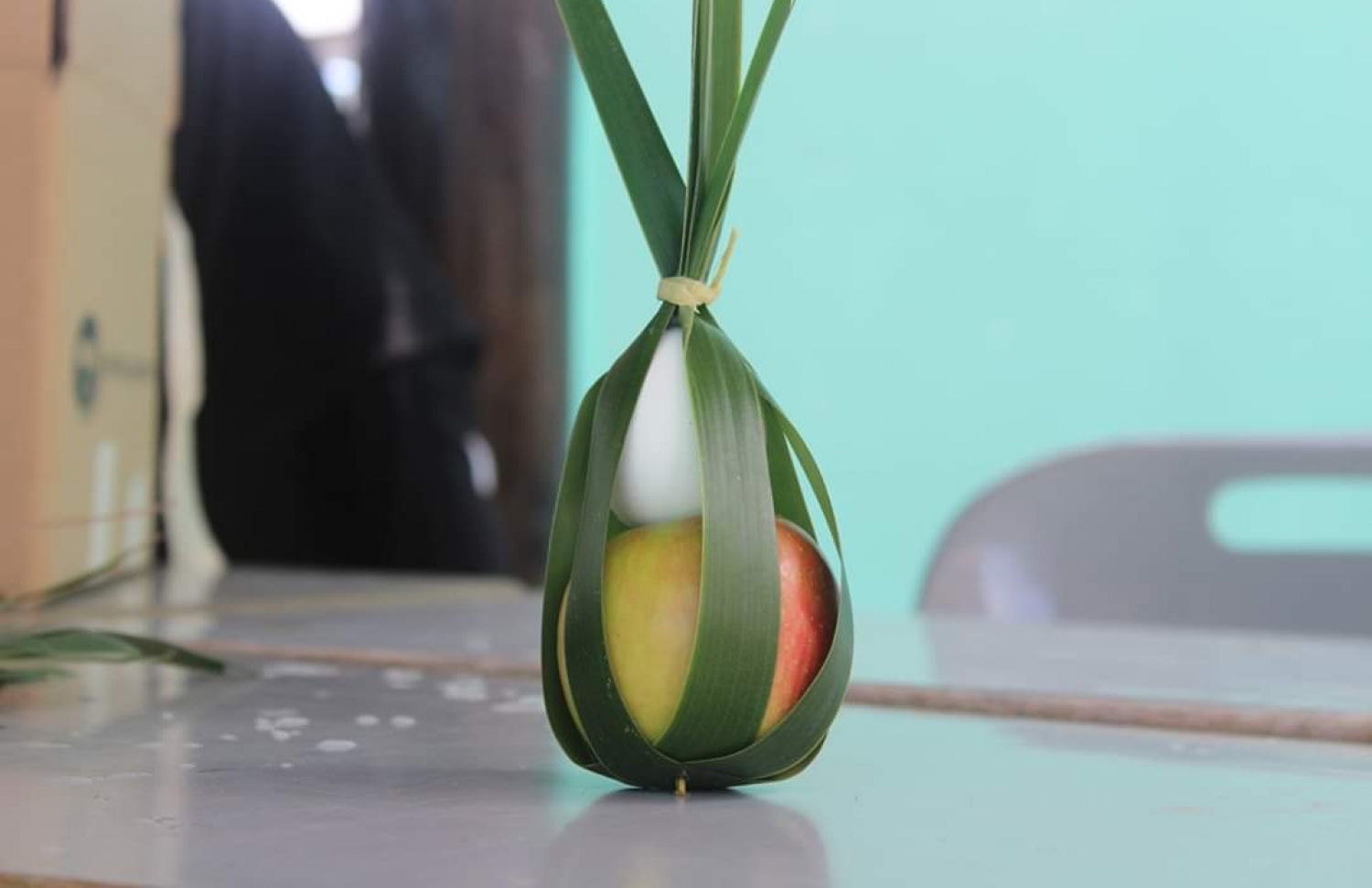 ޅ.ޅޮހި: ޖެނުއަރީ 19، 2020: ޅޮހި ސްކޫލުގެ ފަރާތުން ދިރާސީ އާ އަހަރަށް މަރުހަބާ ކިޔުމުގެ ގޮތުން ސްކޫލުން ހަދިޔާކުރި ފަންވަތުން ހަދާފައިވާ ހަދިޔާ.-- ފޮޓޯ: ޅޮހި ސްކޫލް