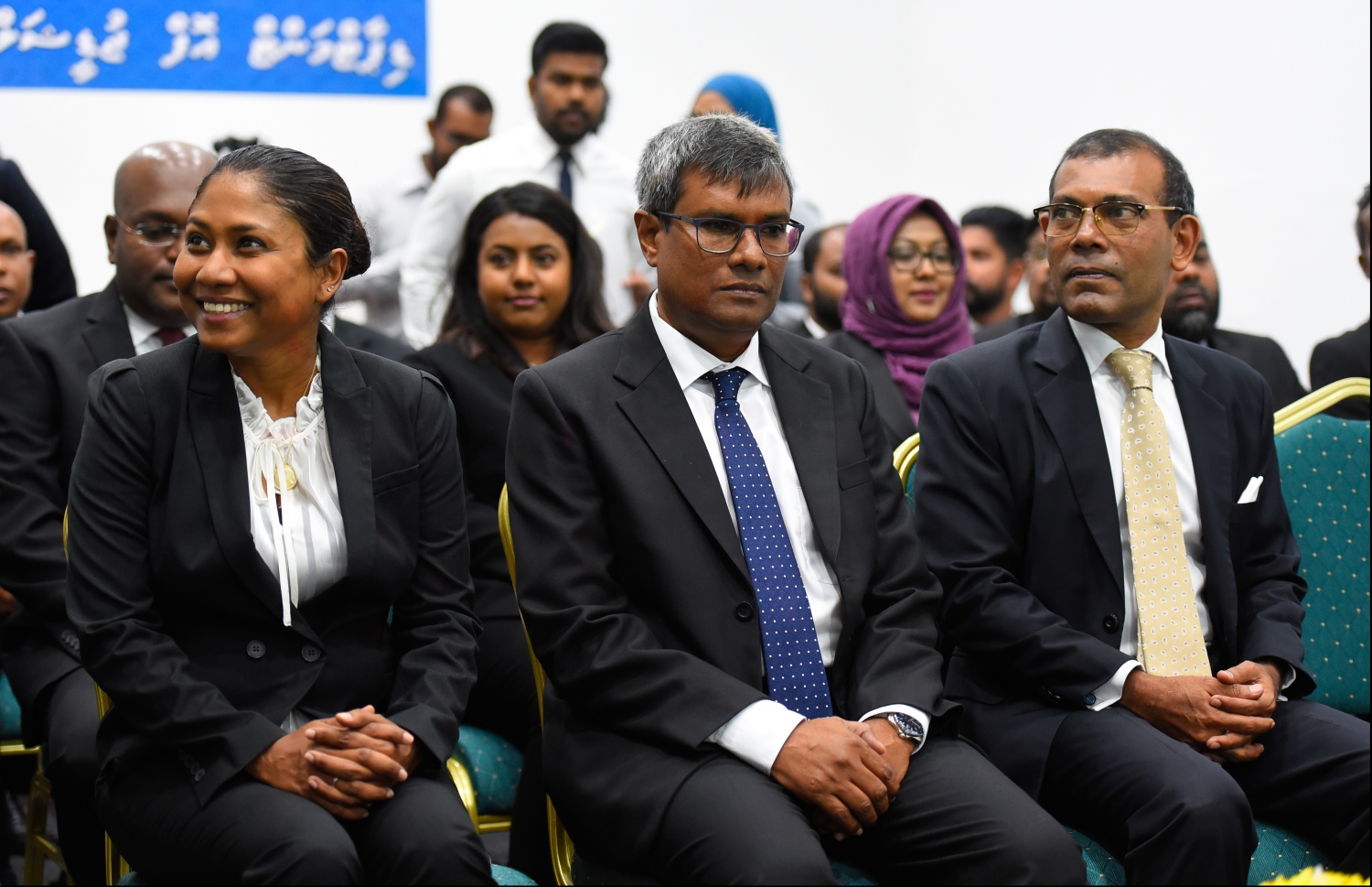 މާލެ: ޖެނުއަރީ 21، 2020: ކޯޓުތަކަށް އަލަށް އައްޔަން ކުރި ހަތް ފަނޑިޔާރުން ހުވާކުރުމުމަށް ޑިޕާޓްމަންޓް އޮފް ޖުޑިޝަލްް އެޑްމިނިސްޓްރޭޝަންގައި ބޭއްވި ރަސްމިއްޔާތުގައި ރައްޔިތުން މަޖިލީހުގެ ރައީސް، ރައީސް މުހައްމަދު ނަޝީދު(ކ) ބައިވެރިވެ ވަޑައިގަންނަވަނީ.---ފޮޓޯ: ހުސައިން ވަހީދު/މިހާރު