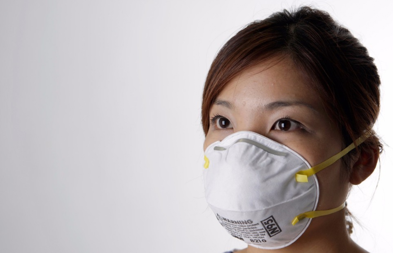 އެން95 މާސްކެއް އަޅައިގެން