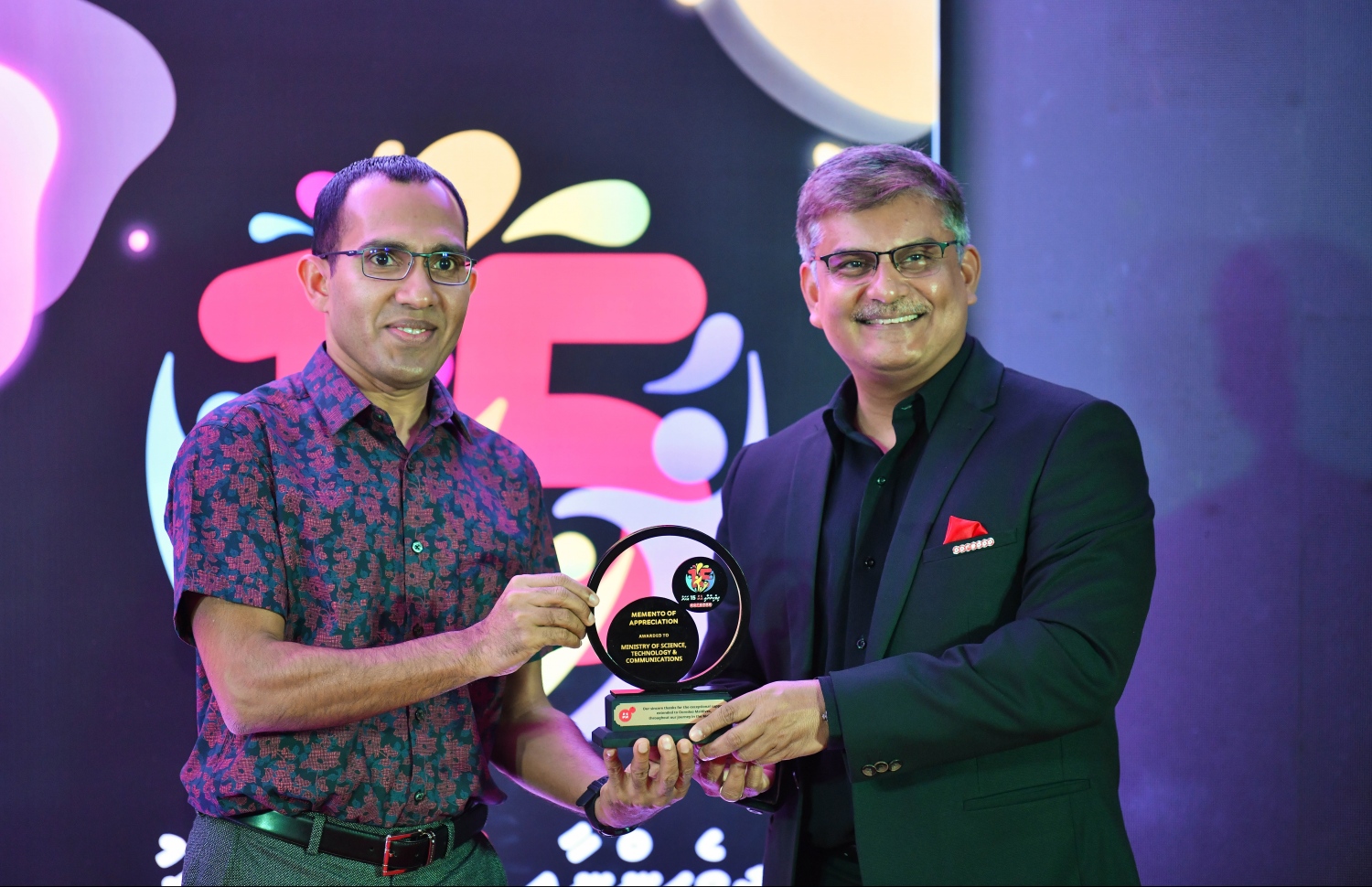 މާލެ: ޖެނުއަރީ 27، 2020: "މަރުހަބާ 2020" ގެ ނަމުގައި އުރީދޫން ހޮޓެލް ޖެންގައި ބޭއްވި ހާއްސަ ހަފްލާގެ ތެރެއިން.-- ފޮޓޯ: ހުސެން ވަހީދު /މިހާރު