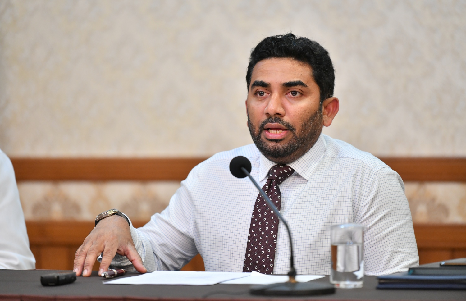 މިނިސްޓަރު އަމީން: ކަމާބެހޭ އިދާރާތަކުގެ އިރުޝާދަށް ފުރިހަމަ އަށް އަމަލުކުރި އަދި ބަލީގެ ނުަރައްކާ ކުޑަ ރަށްތަކަށް ލުއި ދޭން މަސައްކަތް ކުރަމުން އަންނަ ކަމަށް ވިދާޅުވި.