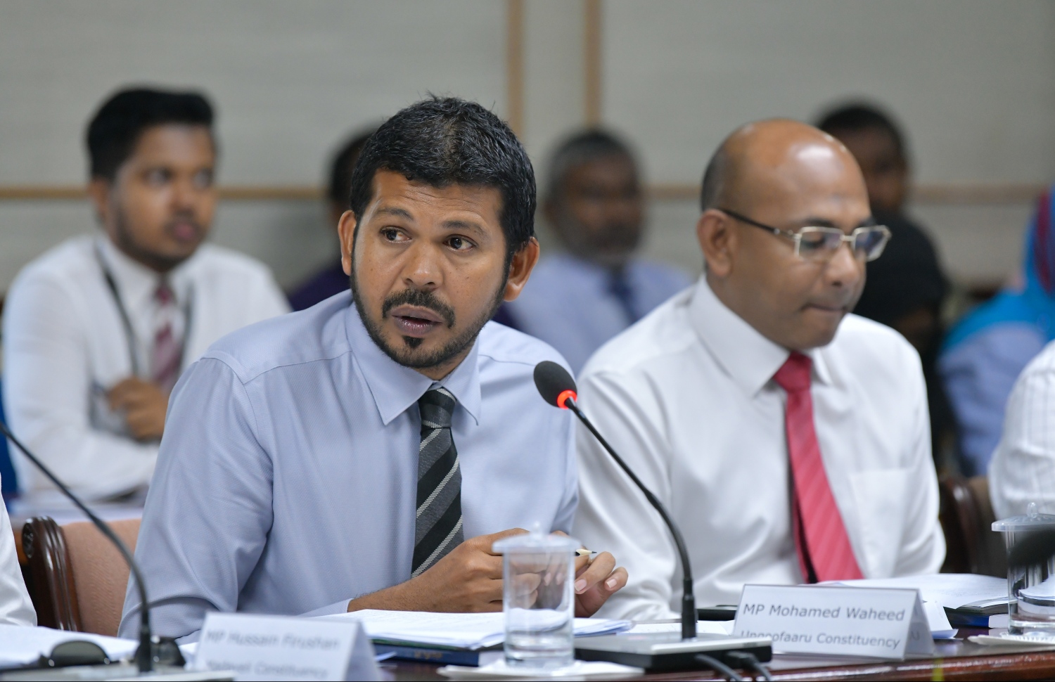 އުނގޫފާރު ދާއިރާގެ އެމްޑީޕީގެ މެމްބަރު މުހައްމަދު ވަހީދު: އޭނާ ވިދާޅުވީ ރަށް ގިރާ މައްސަލާގައި އިދާރާތަކުން އިޖާބަ ދިނުން ލަސް ކަމަށް-- ފޮޓޯ: ހުސައިން ވަހީދު/މިހާރު