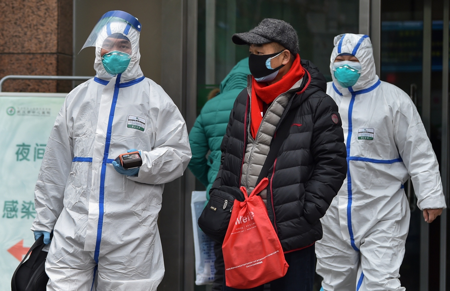 ވޫހާންގެ ހޮސްޕިޓަލެއްގައި މެޑިކަލް ސްޓާފުން ހަރަކާތްތެރި ވަނީ. ފޮޓޯ:އޭއެފްޕީ