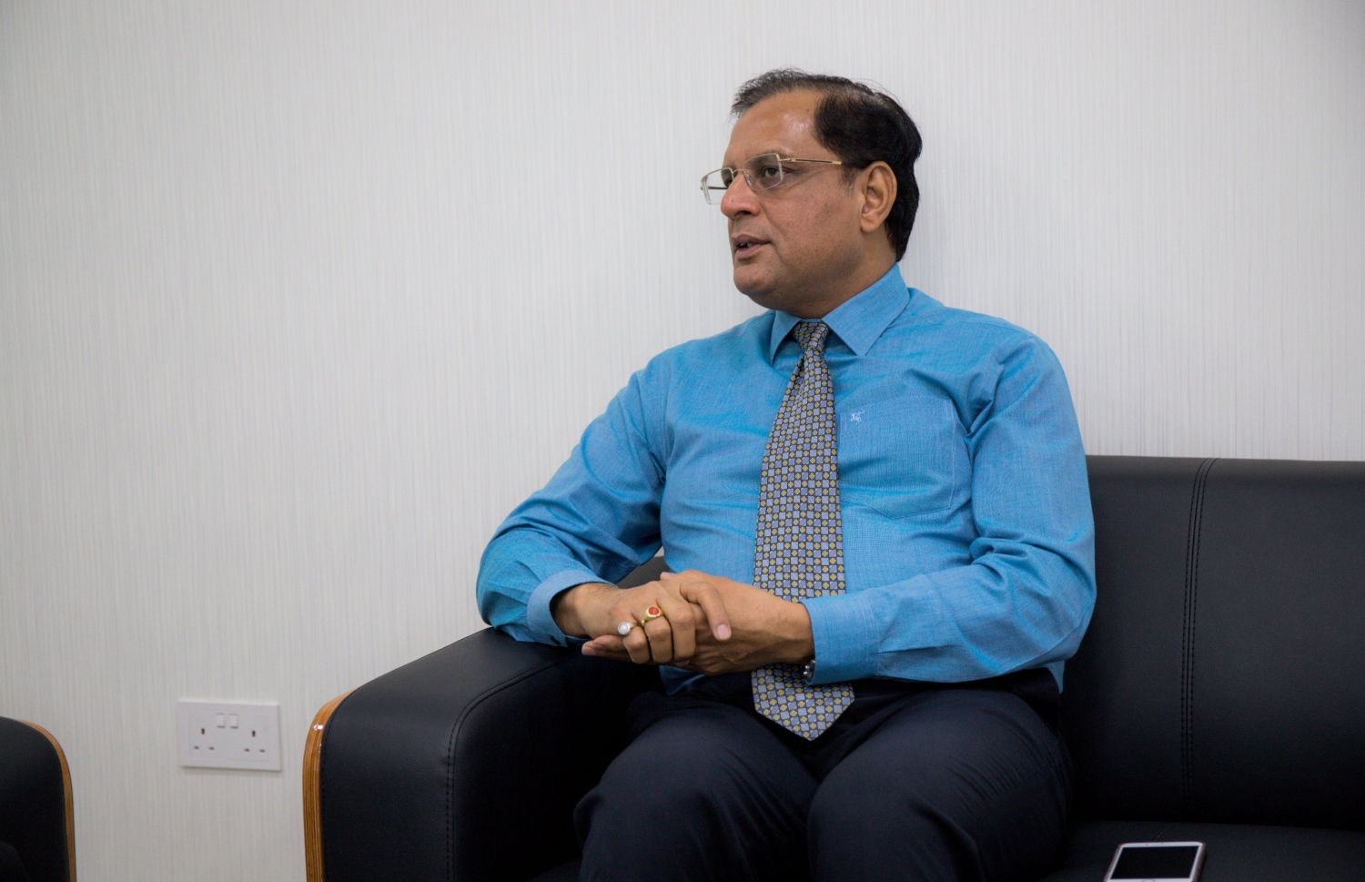 ޑަބްލިއެޗްއޯގެ ފަރާތުން ރާއްޖޭގައި ހުންނަވާ މަންދޫބު ޑރ. އަރުވިންދު މާތޫރު. އޭނާ ވިދާޅުވީ ރާއްޖޭގެ ތައްޔާރީތައް ރަނގަޅުކަމަށް.