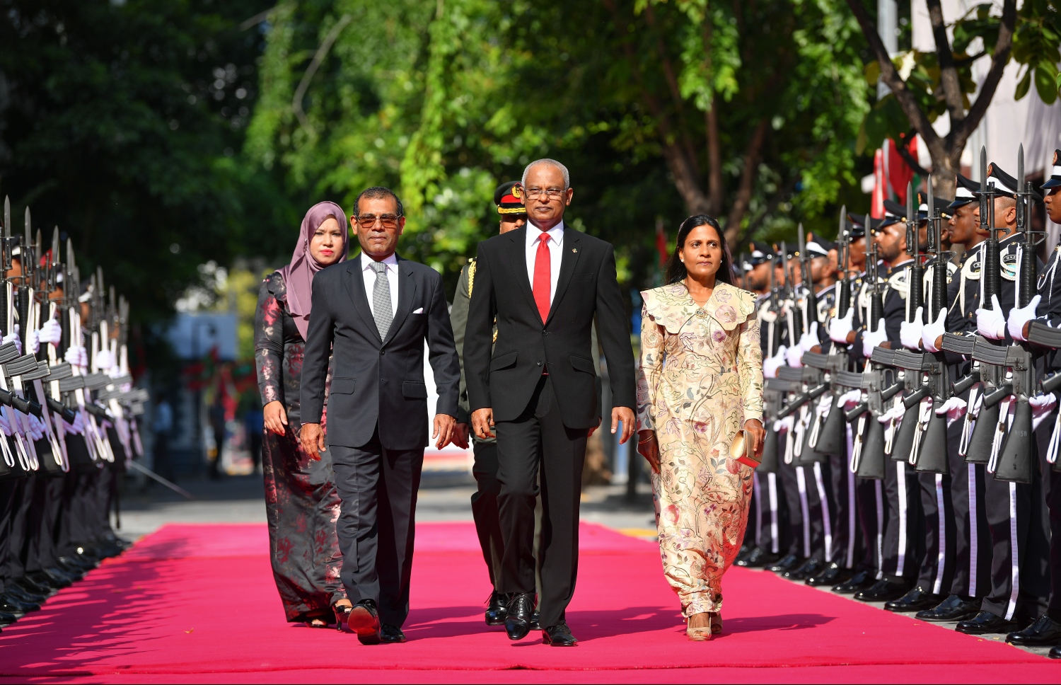 މާލެ: ފެބްރުއަރީ 3، 2020: ރައްޔިތުންގެ މަޖިލީހުގެ 2020 ވަނަ އަހަރުގެ ފުރަތަމަ ދައުރުގެ ފުރަތަމަ ޖަލްސާގައި ރިޔާސީ ބަޔާން އިއްވުމަށްޓަކައި ރަސްމީ އިއްޒަތުގަައި ރައީސް އިބްރާހިމް މުހައްމަދު ސޯލިހު ވަޑައިގަންނަވަނީ.-- ފޮޓޯ: ނިޝާން އަލީ /މިހާރު